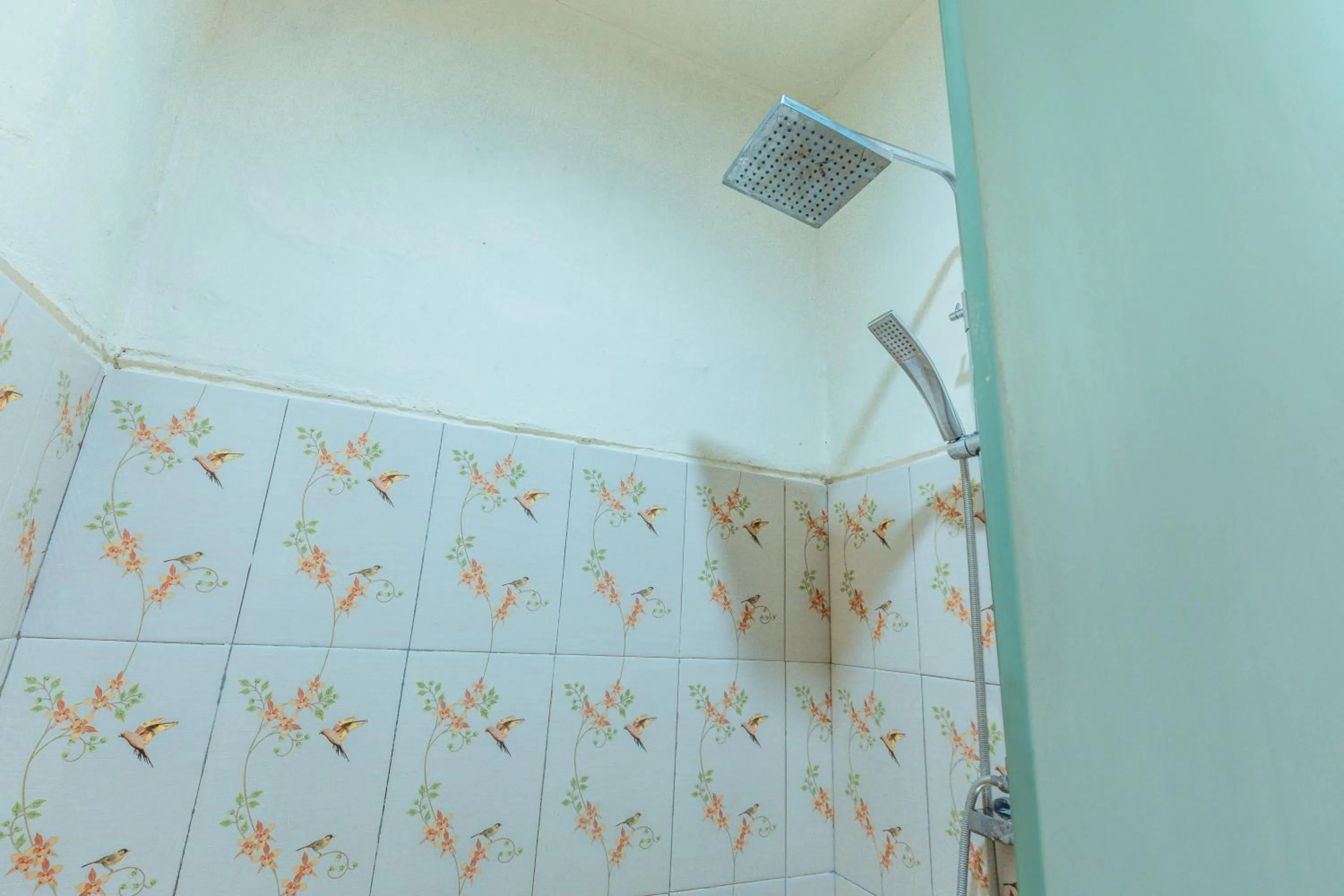 Shower in Kabeh Jati Garden Villa & Restaurant