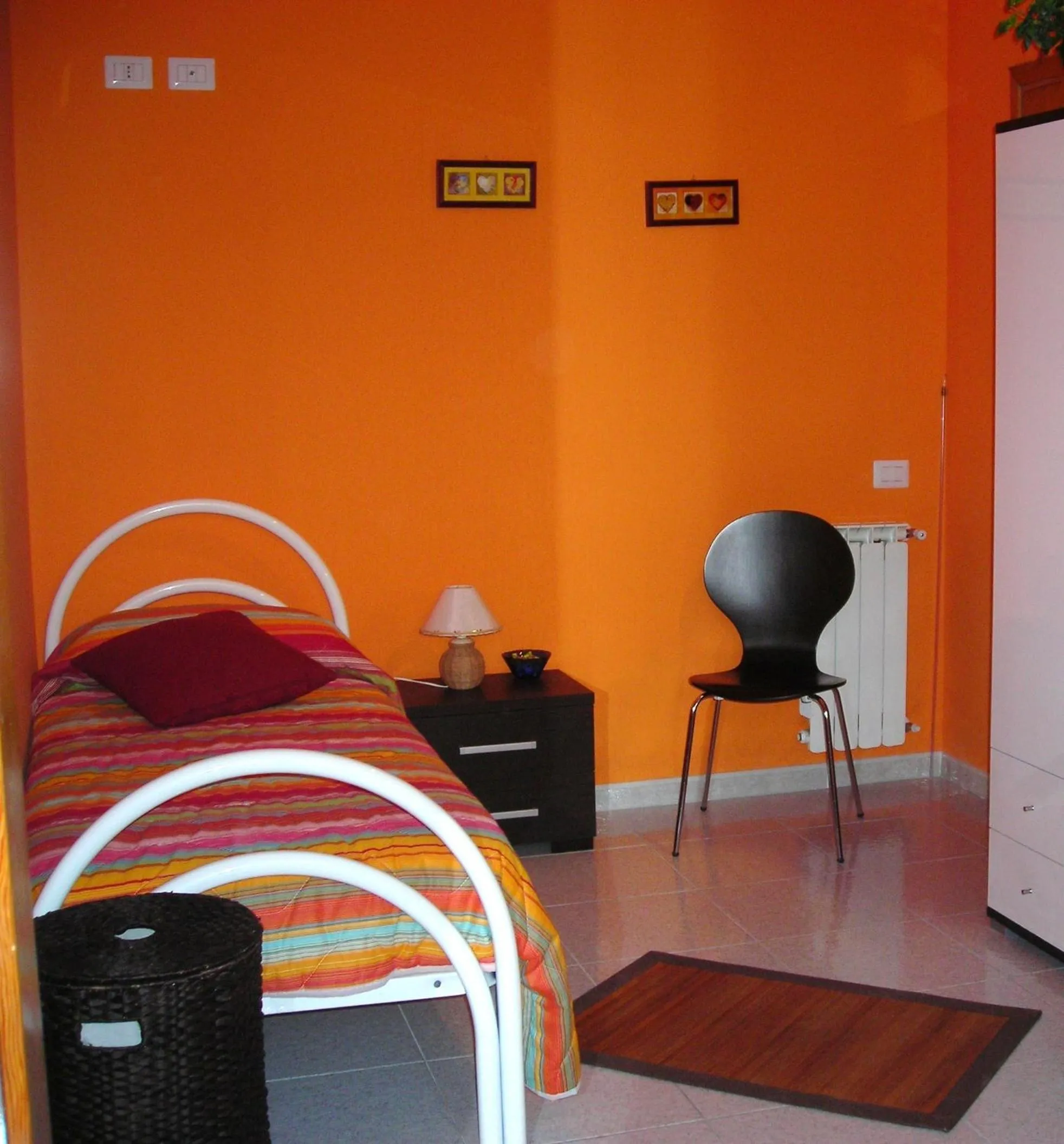 Photo of the whole room, Bed in B&B CasAnsaldo