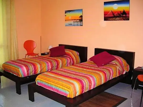 Large Double or Twin Room in B&B CasAnsaldo Large Double or Twin Room in B&B CasAnsaldo
