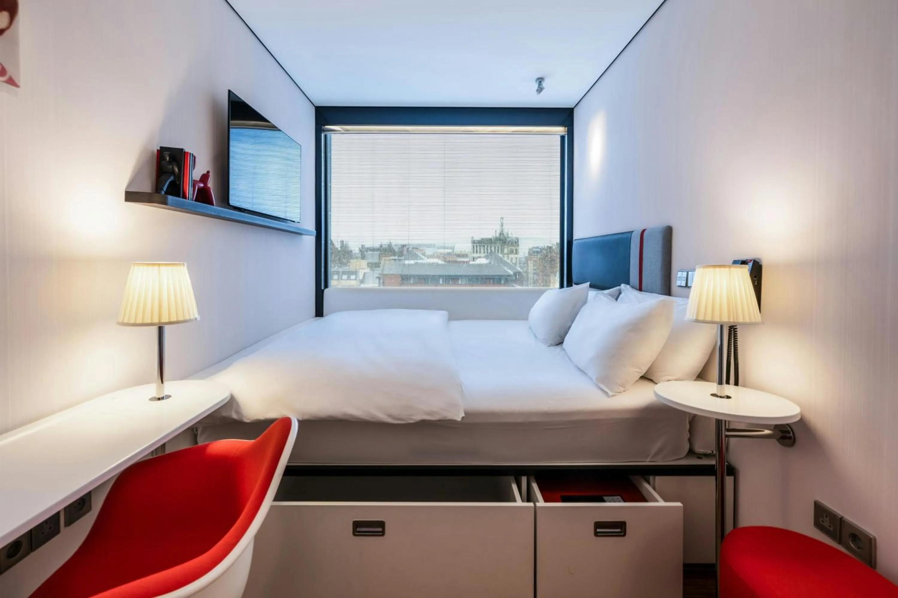 Bedroom, Bed in citizenM Glasgow