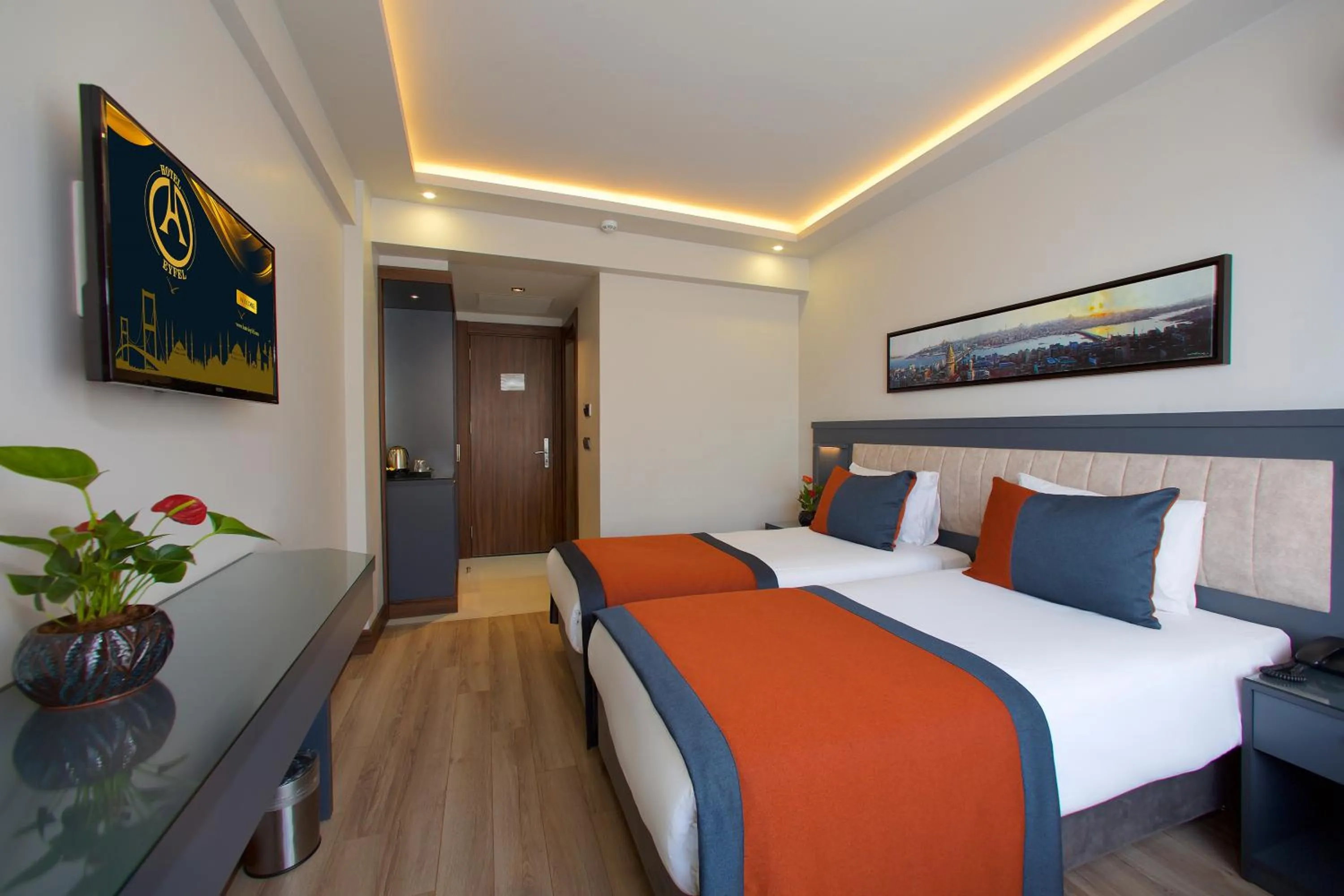 Photo of the whole room, Bed in Hotel Eyfel