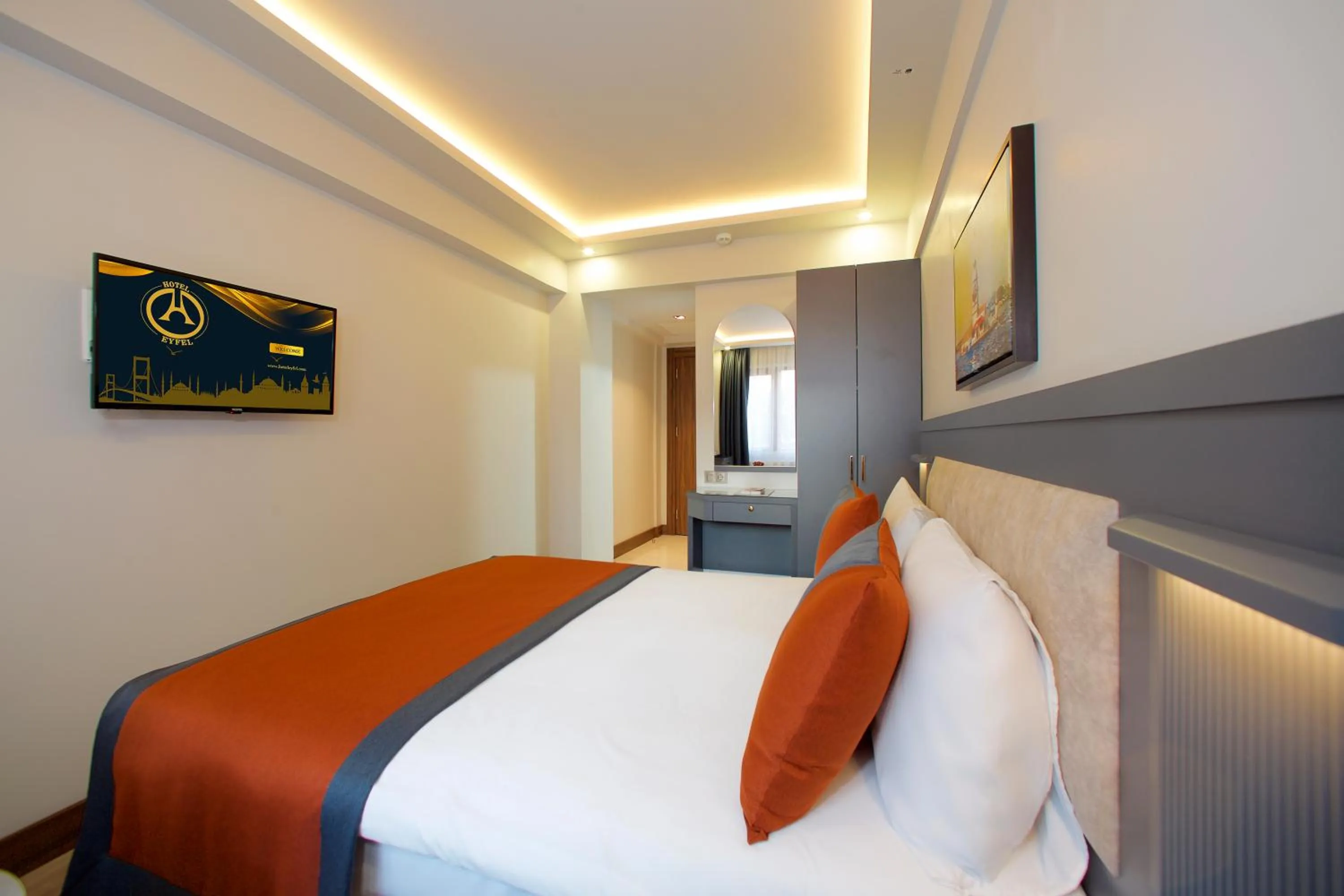 Photo of the whole room, Bed in Hotel Eyfel