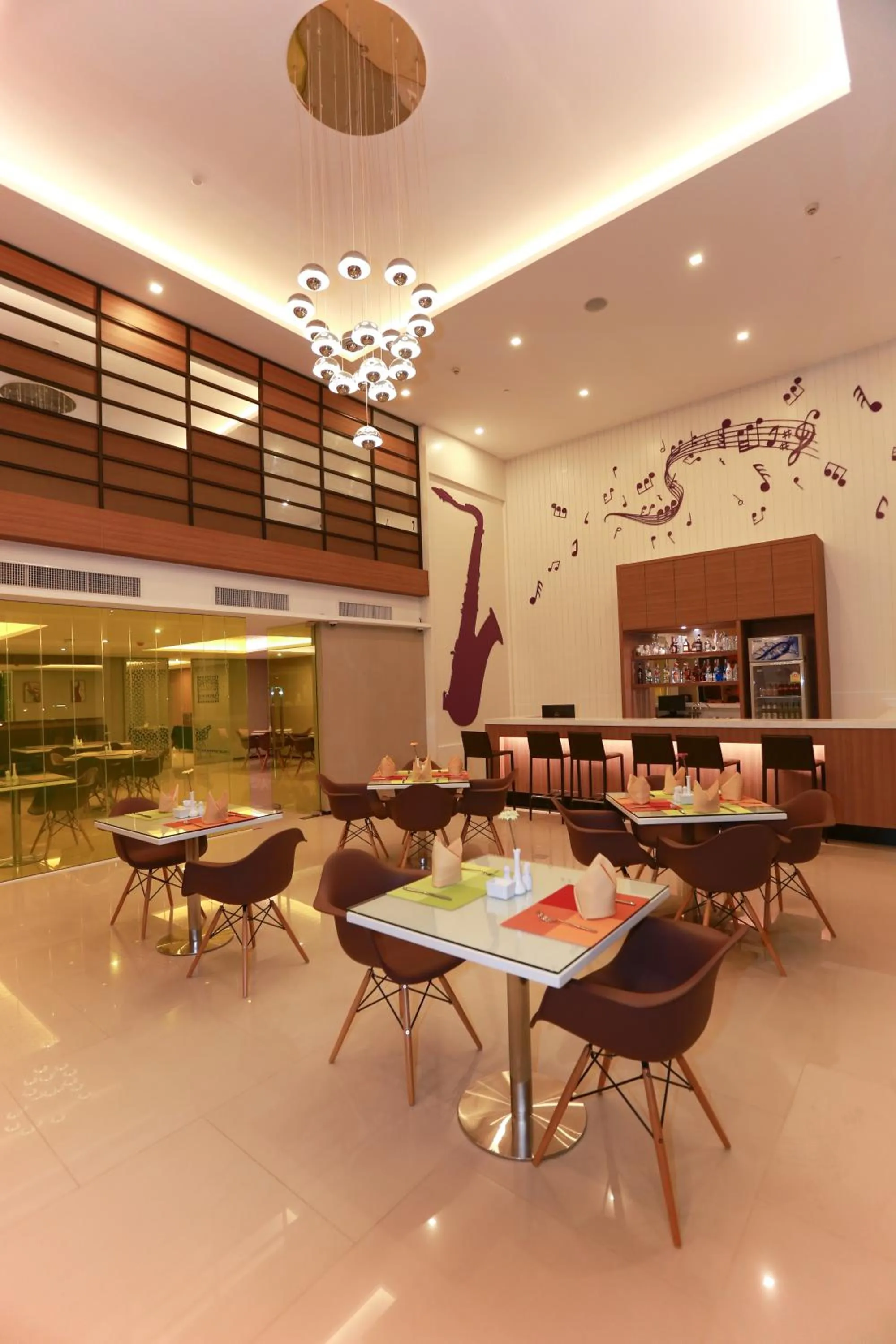 Restaurant/places to eat in The Whisper Hotel