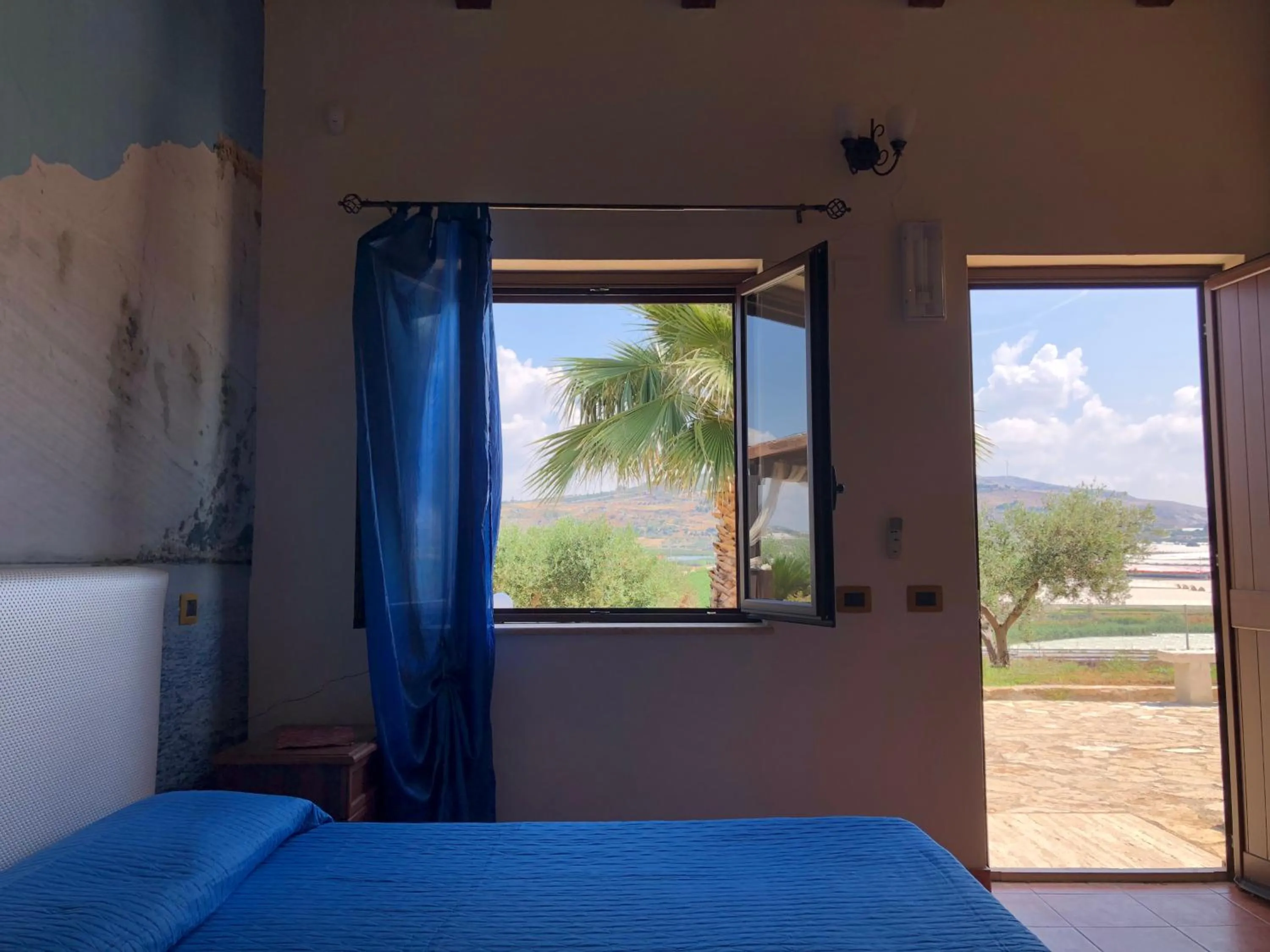 Photo of the whole room in Villa Alisia