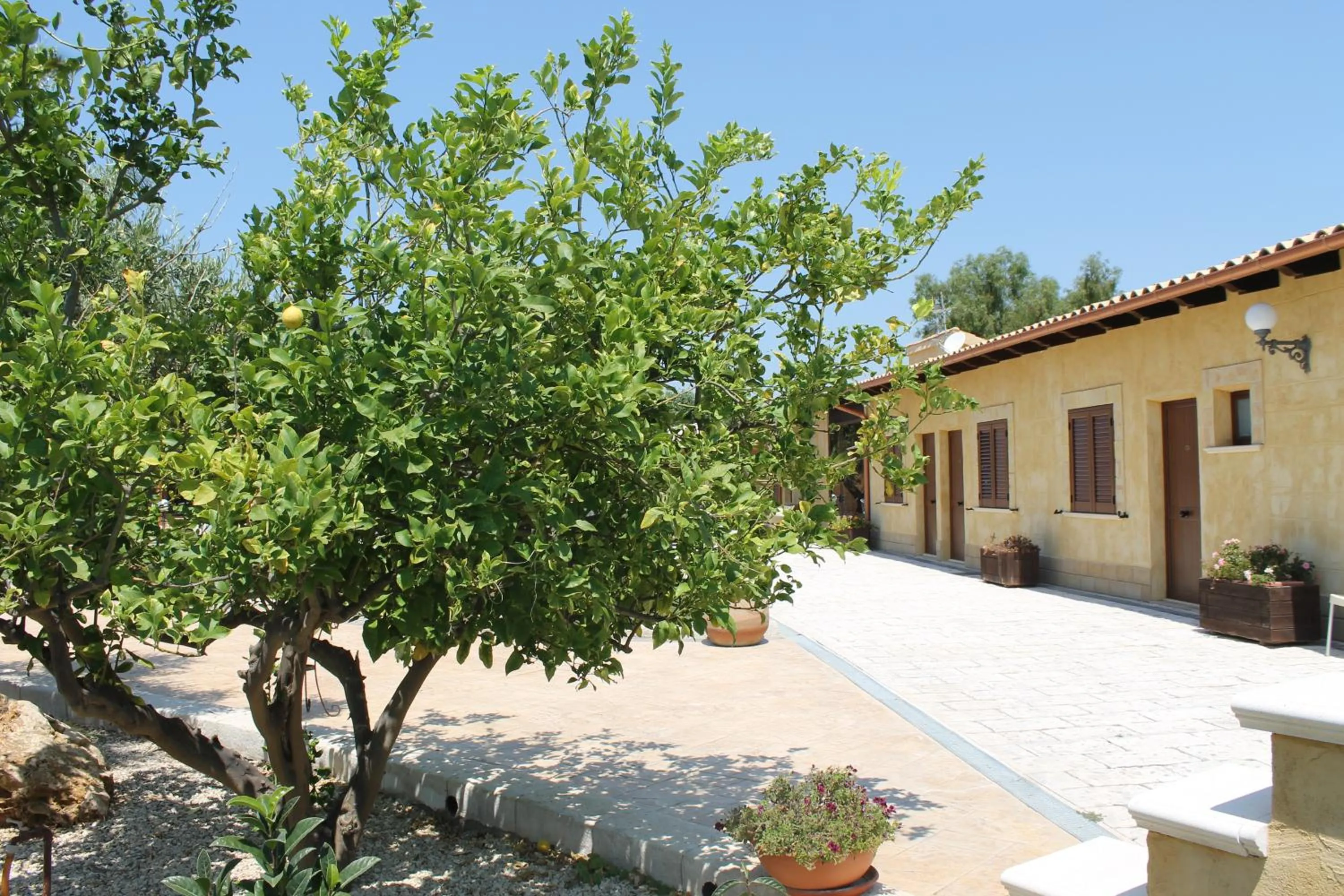 Facade/entrance in Villa Alisia