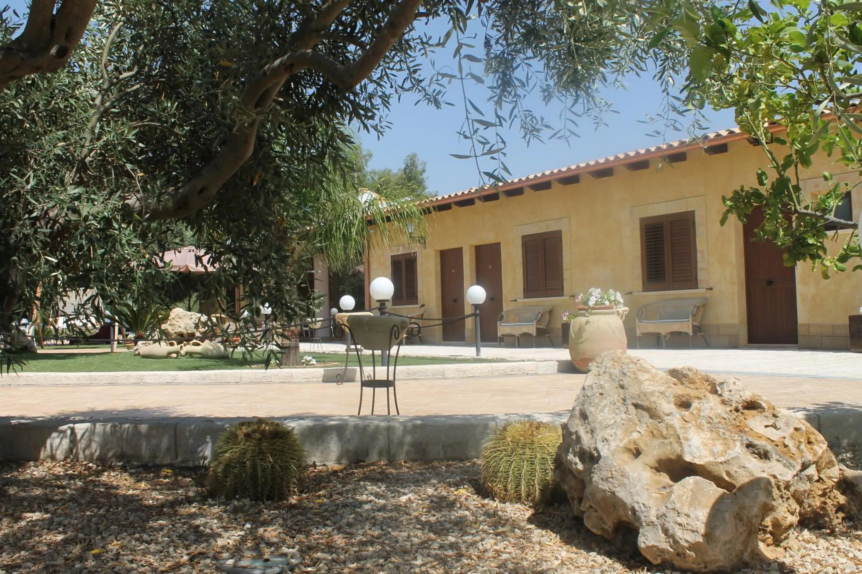 Facade/entrance in Villa Alisia