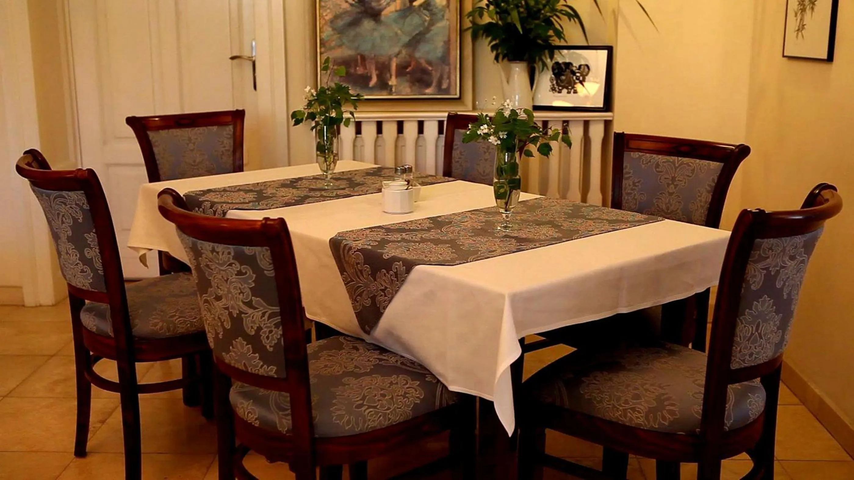 Restaurant/places to eat in Villa Stella Maris