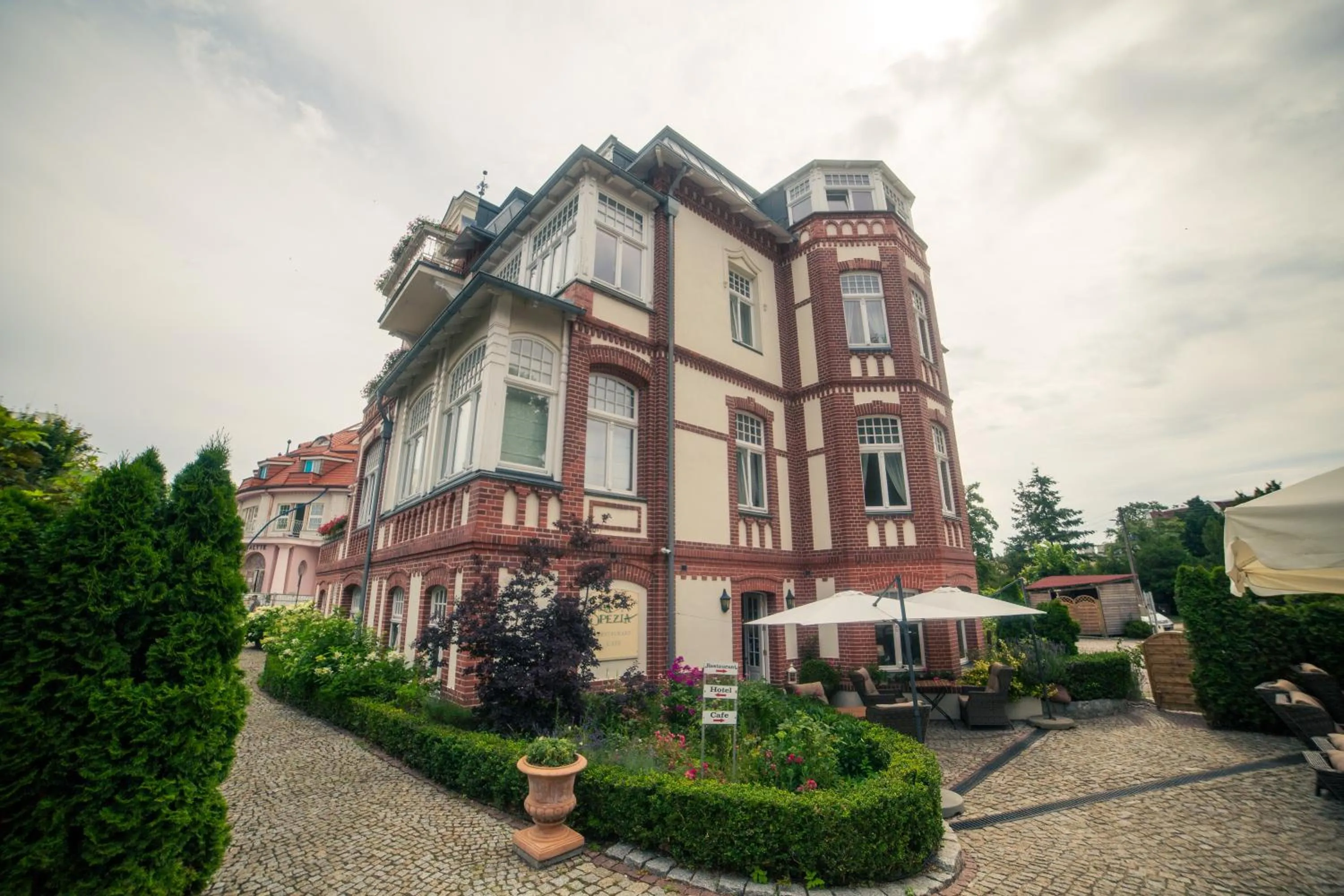 Property building in Villa Stella Maris