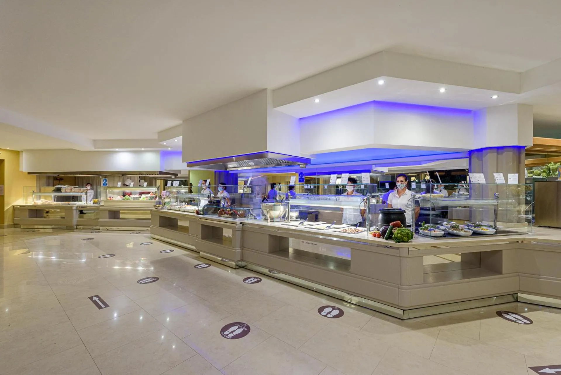 Dinner in Acacia Resort Parco Dei Leoni