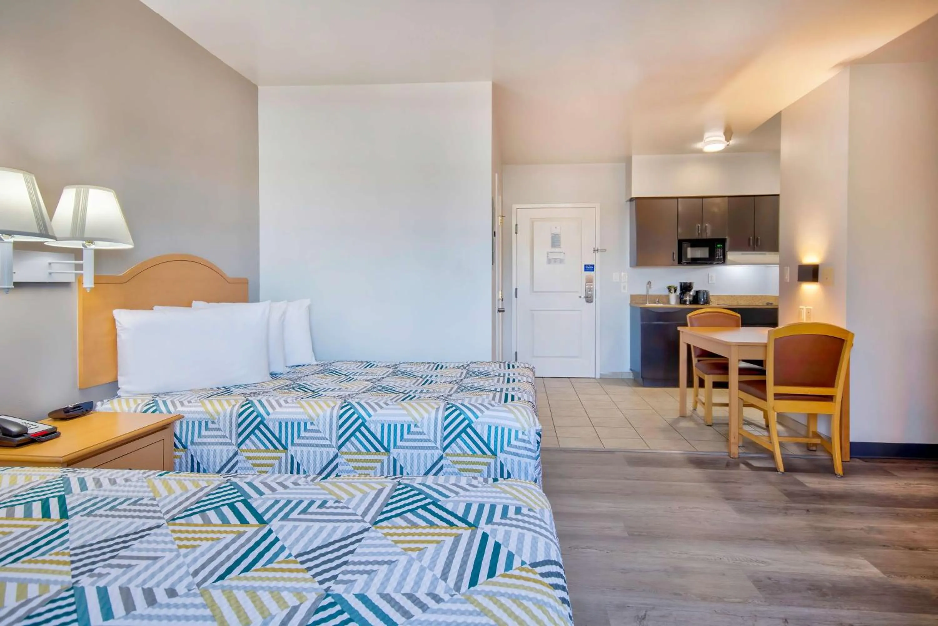 Bedroom, Bed in Studio 6-Bakersfield, CA