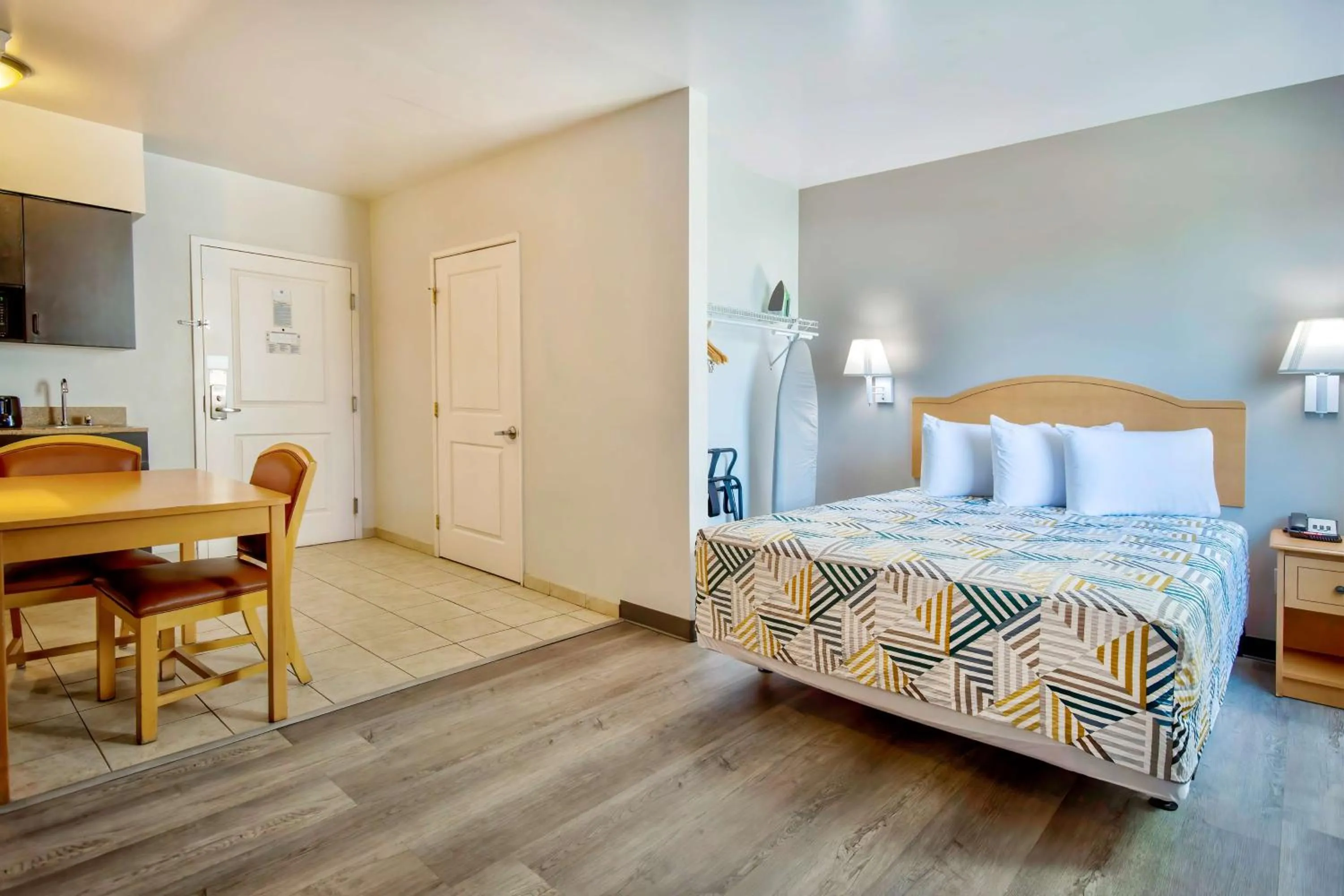 Bedroom, Bed in Studio 6-Bakersfield, CA