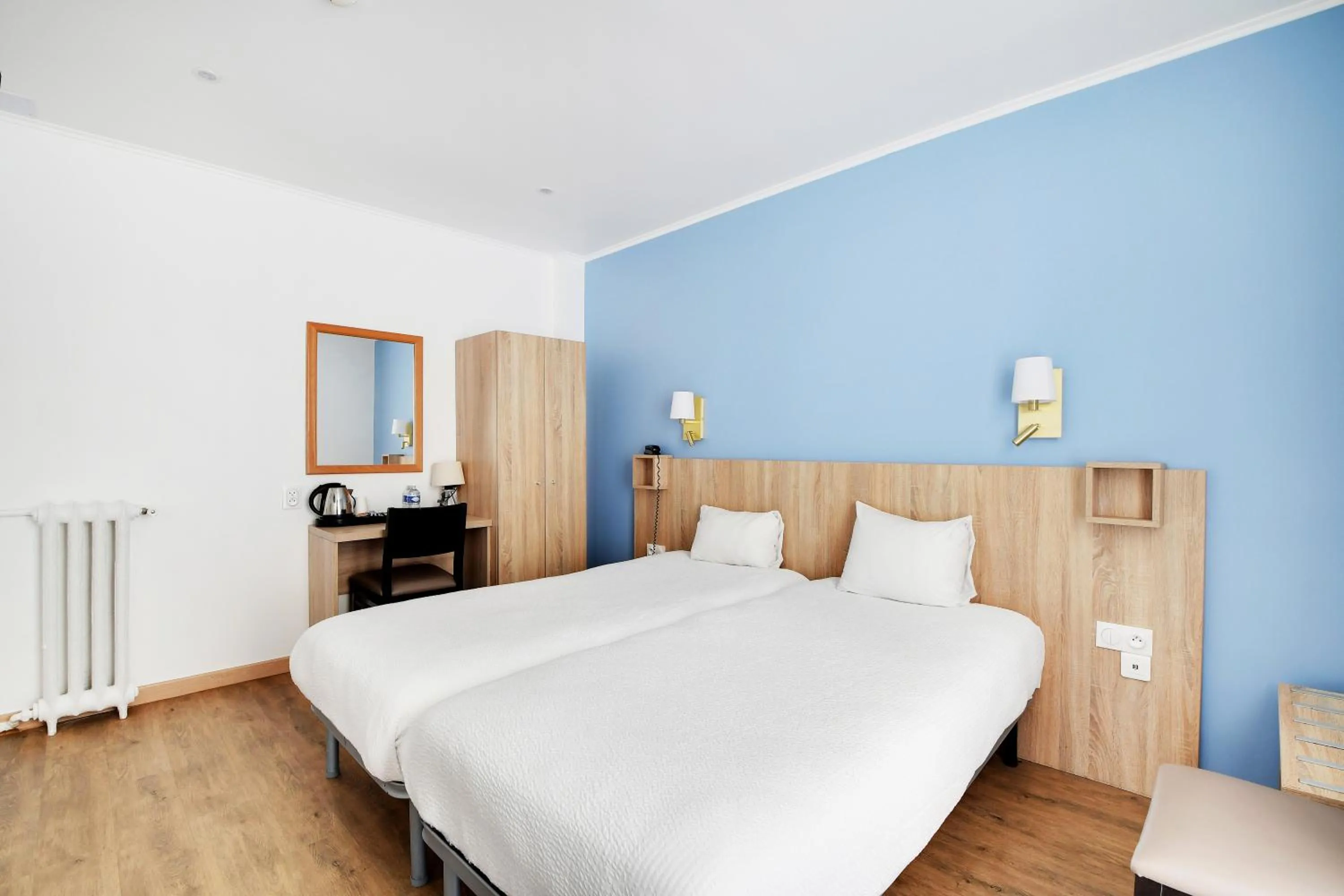 Bedroom, Bed in Altona