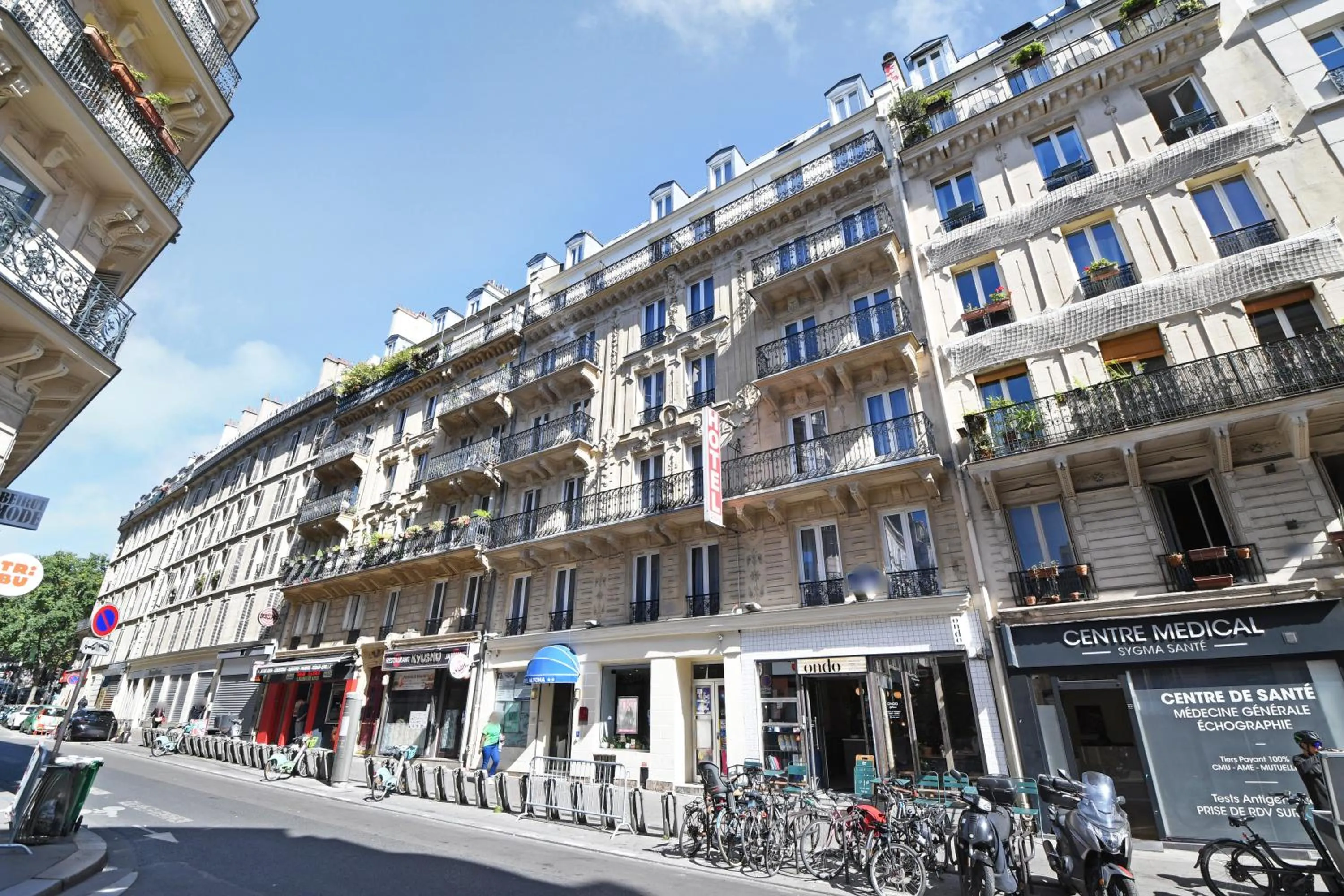 Property building in Altona