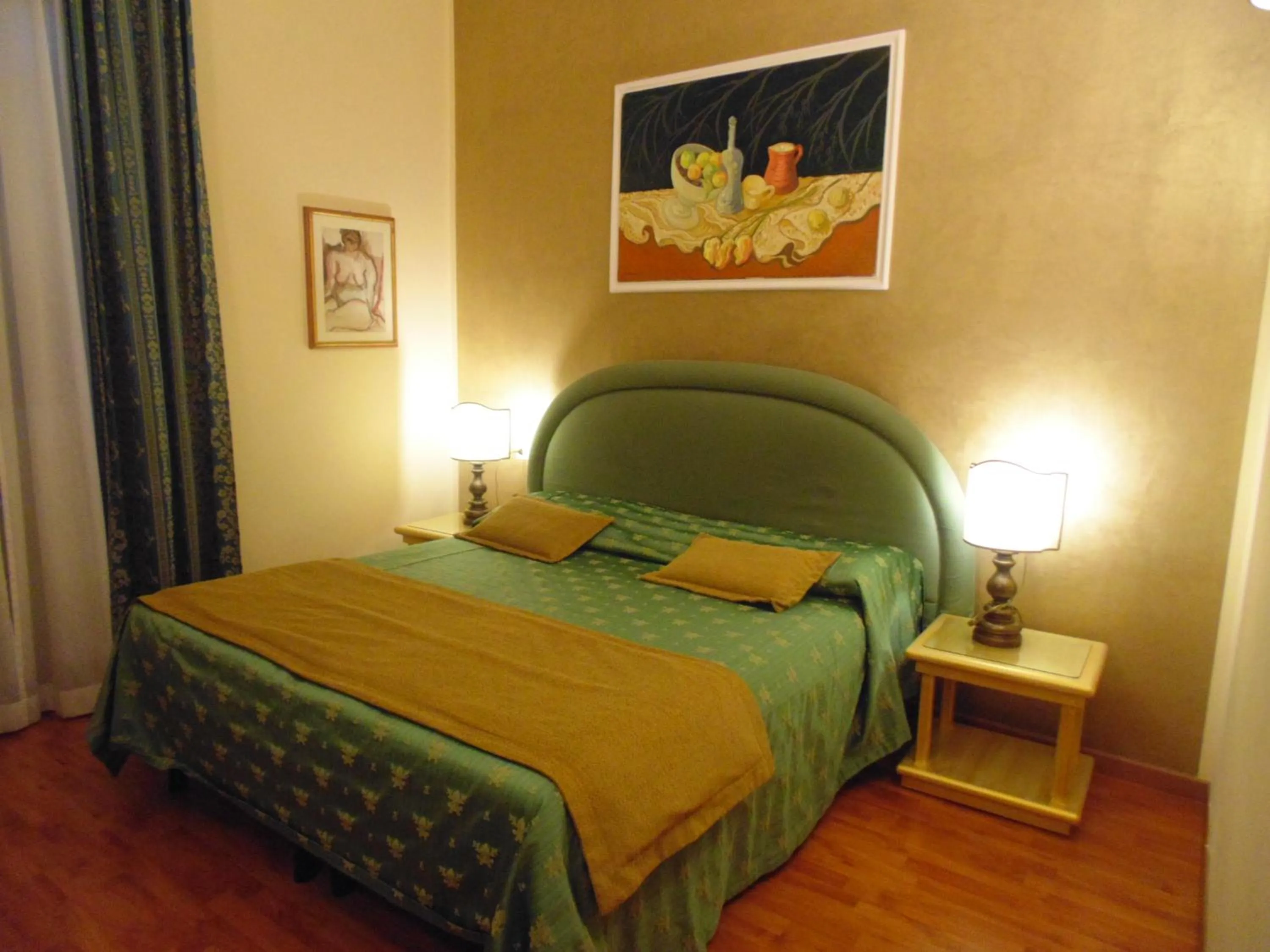 Decorative detail, Bed in Relais Dante e Beatrice