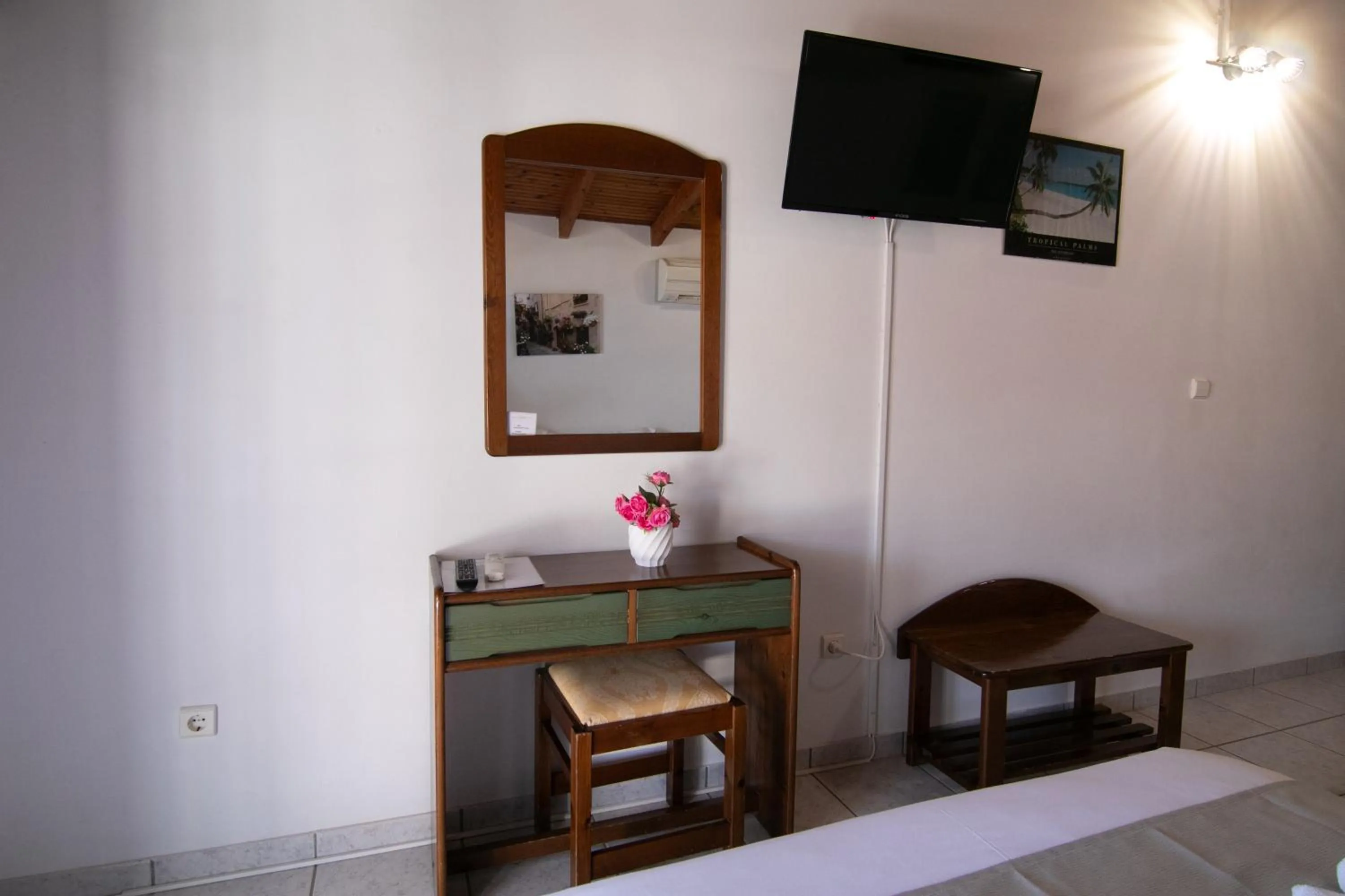 Malvasia Corner Studios - ex Romeo's House