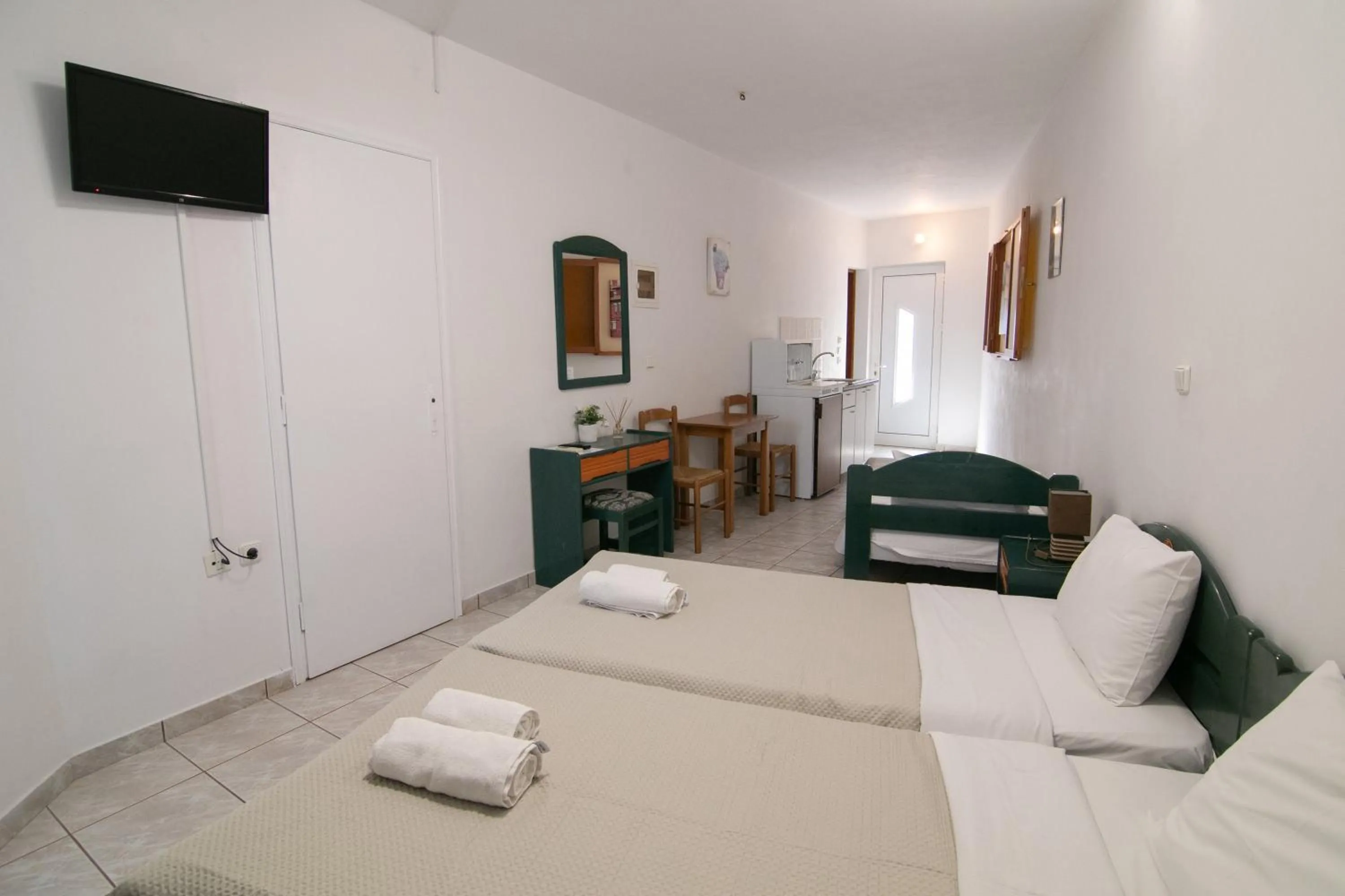 Bed in Malvasia Corner Studios - ex Romeo's House