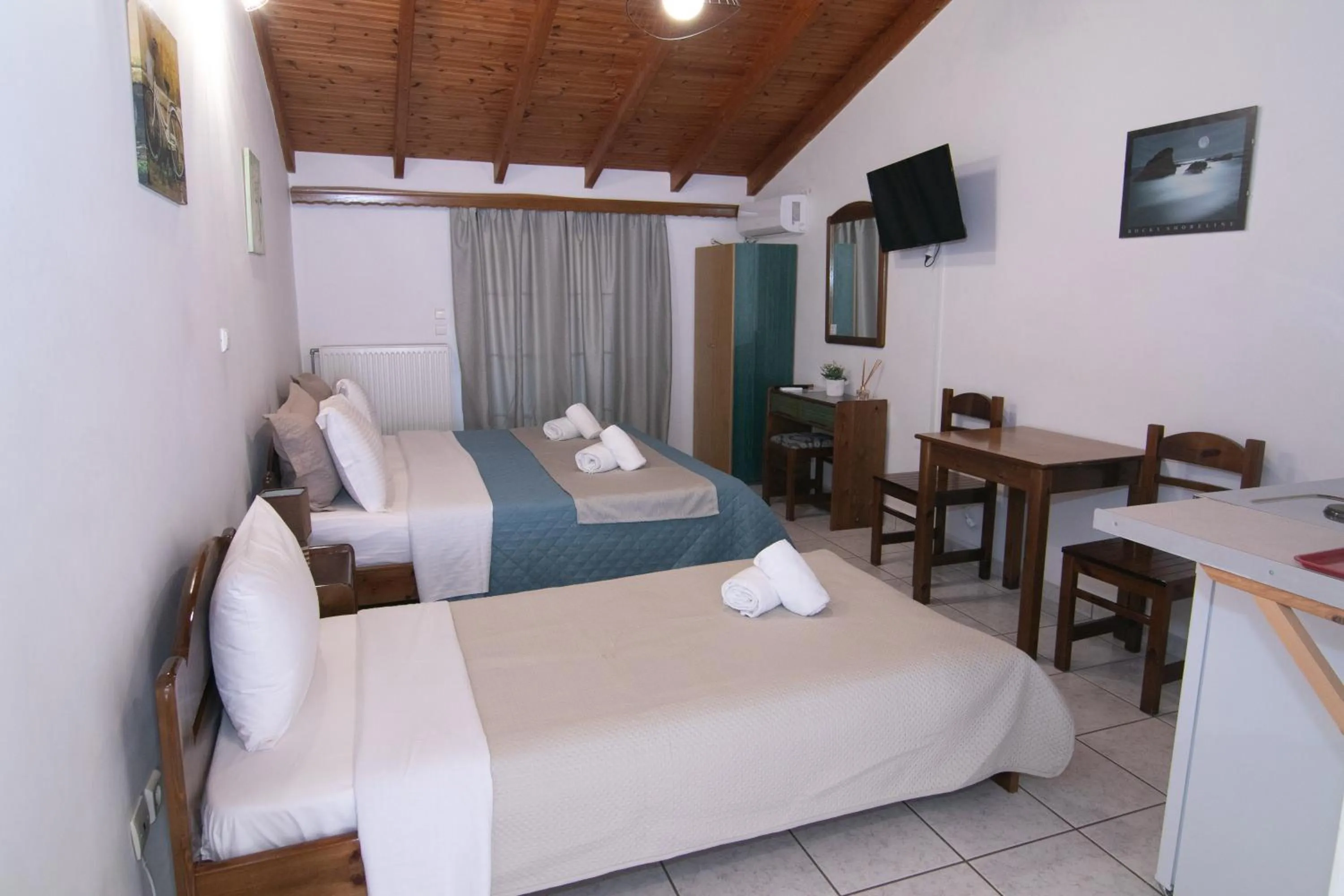 Bed in Malvasia Corner Studios - ex Romeo's House