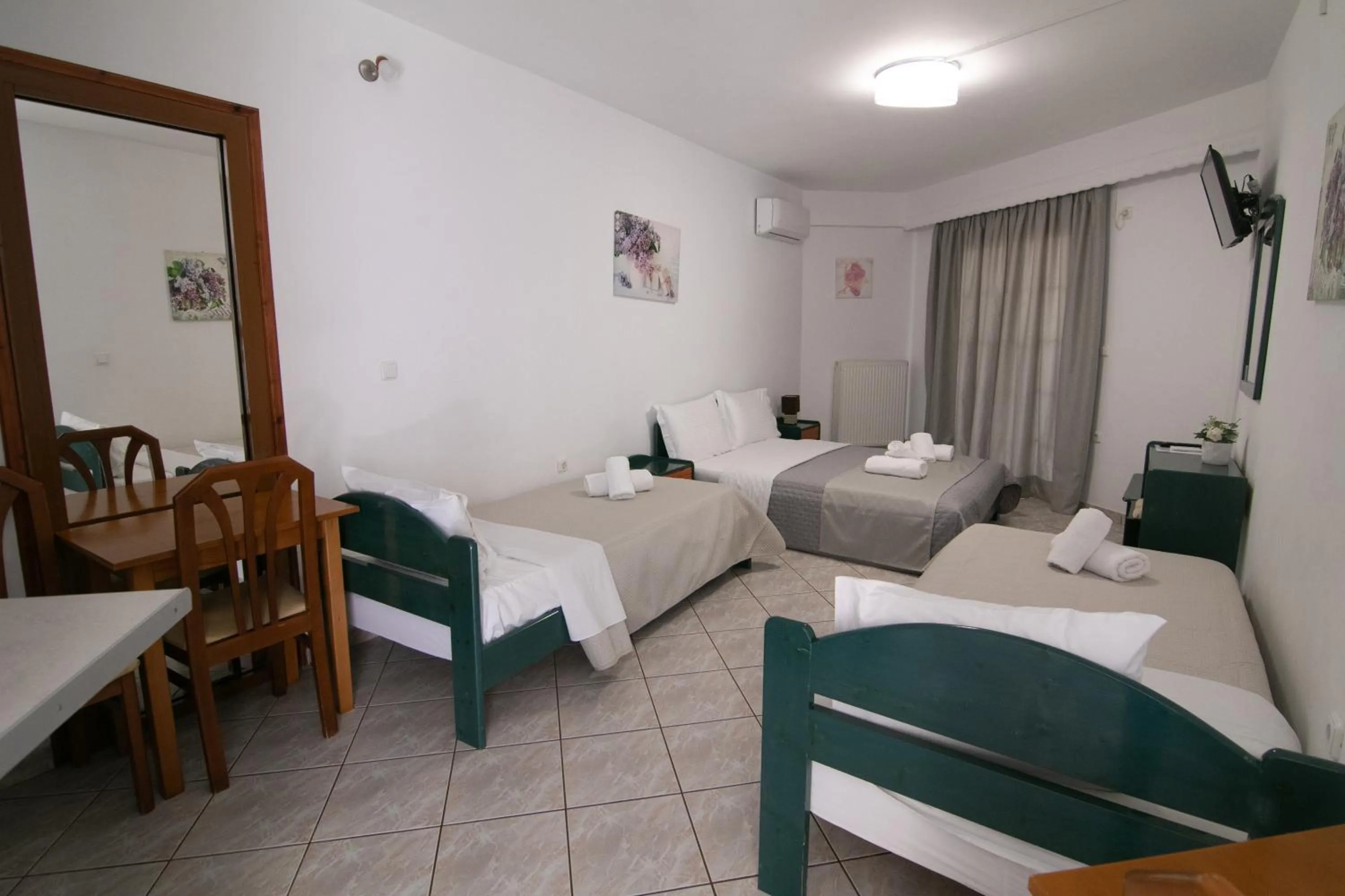 Bed in Malvasia Corner Studios - ex Romeo's House