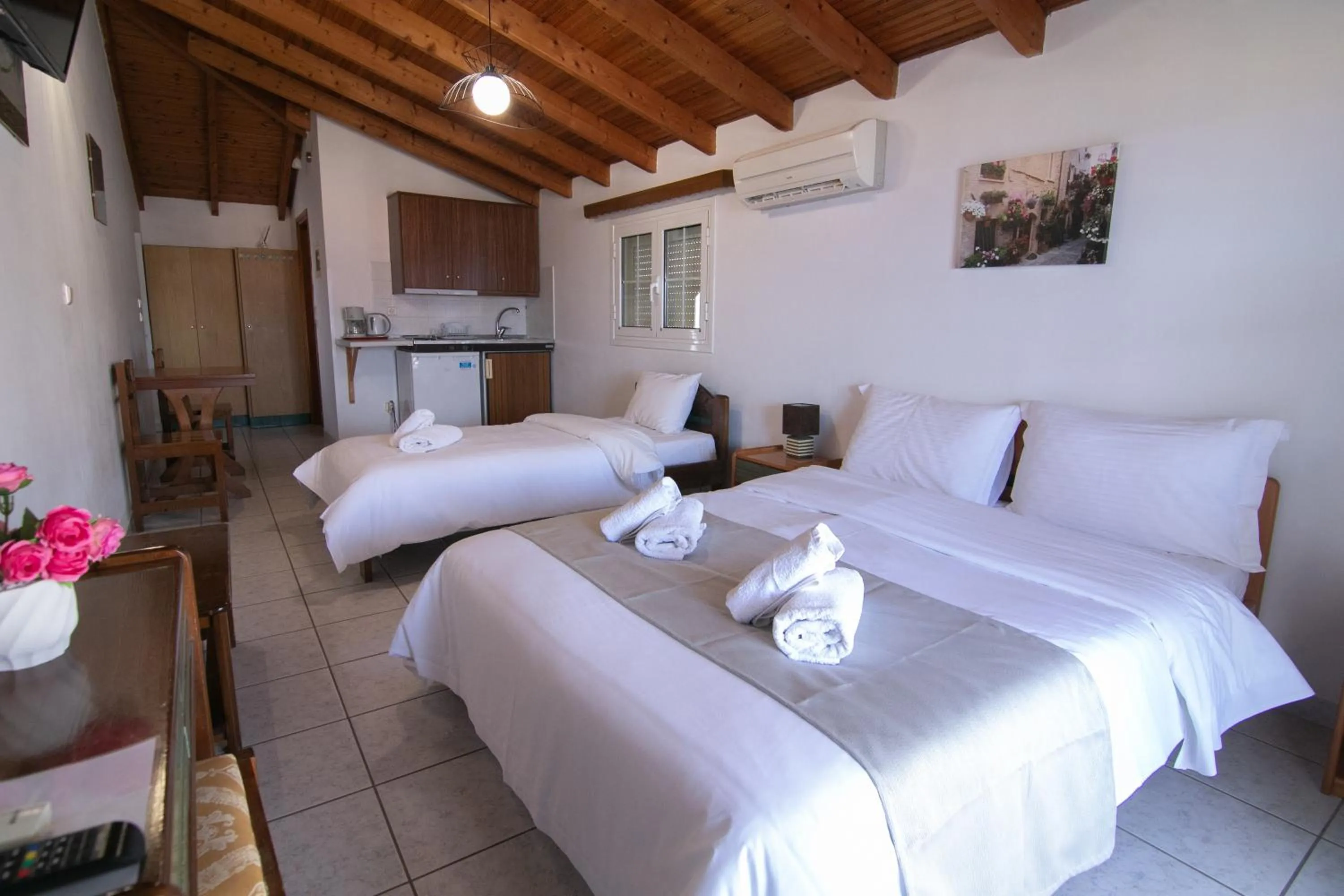 Bed in Malvasia Corner Studios - ex Romeo's House