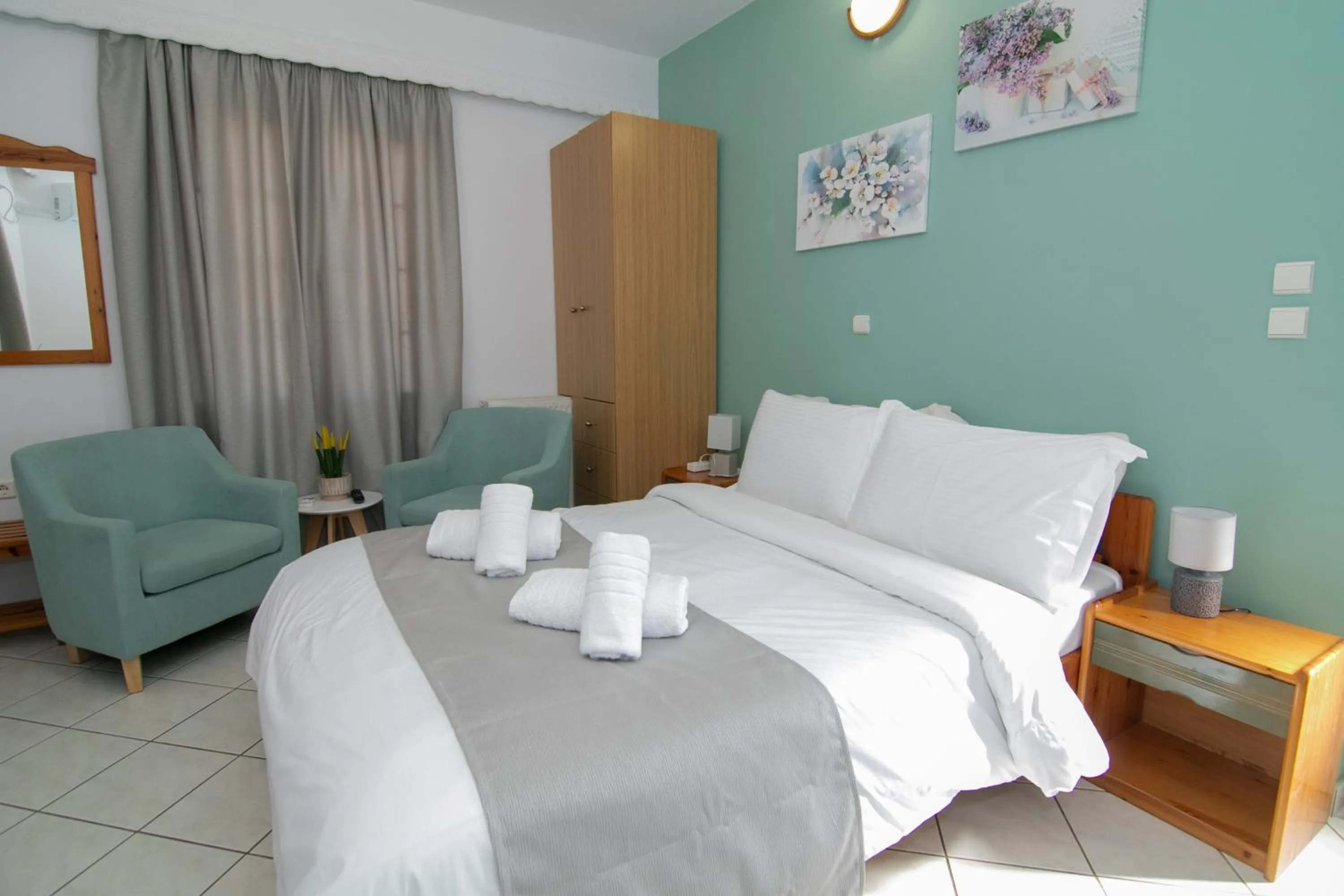 Bed in Malvasia Corner Studios - ex Romeo's House