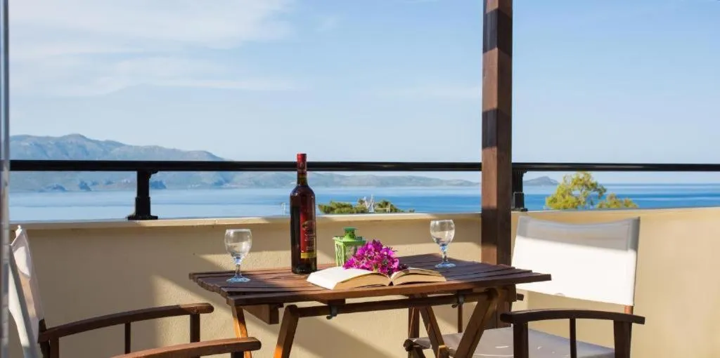 Malvasia Corner Studios - ex Romeo's House