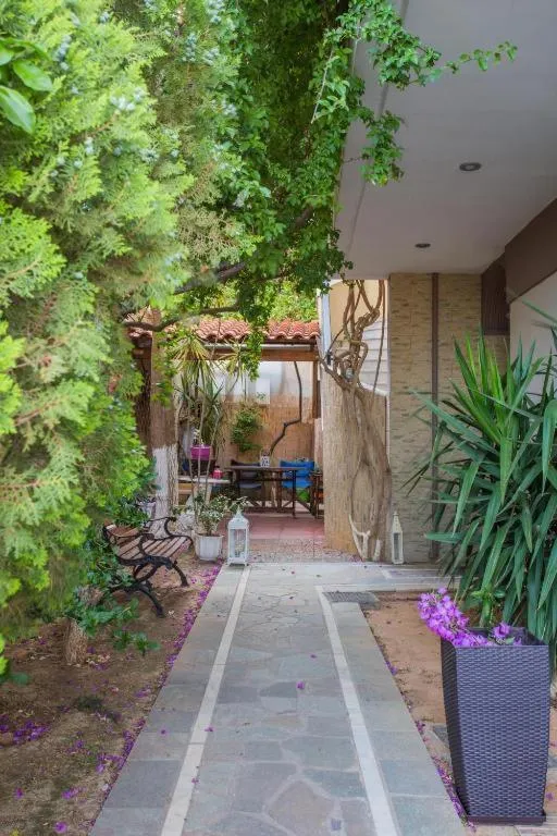 Malvasia Corner Studios - ex Romeo's House