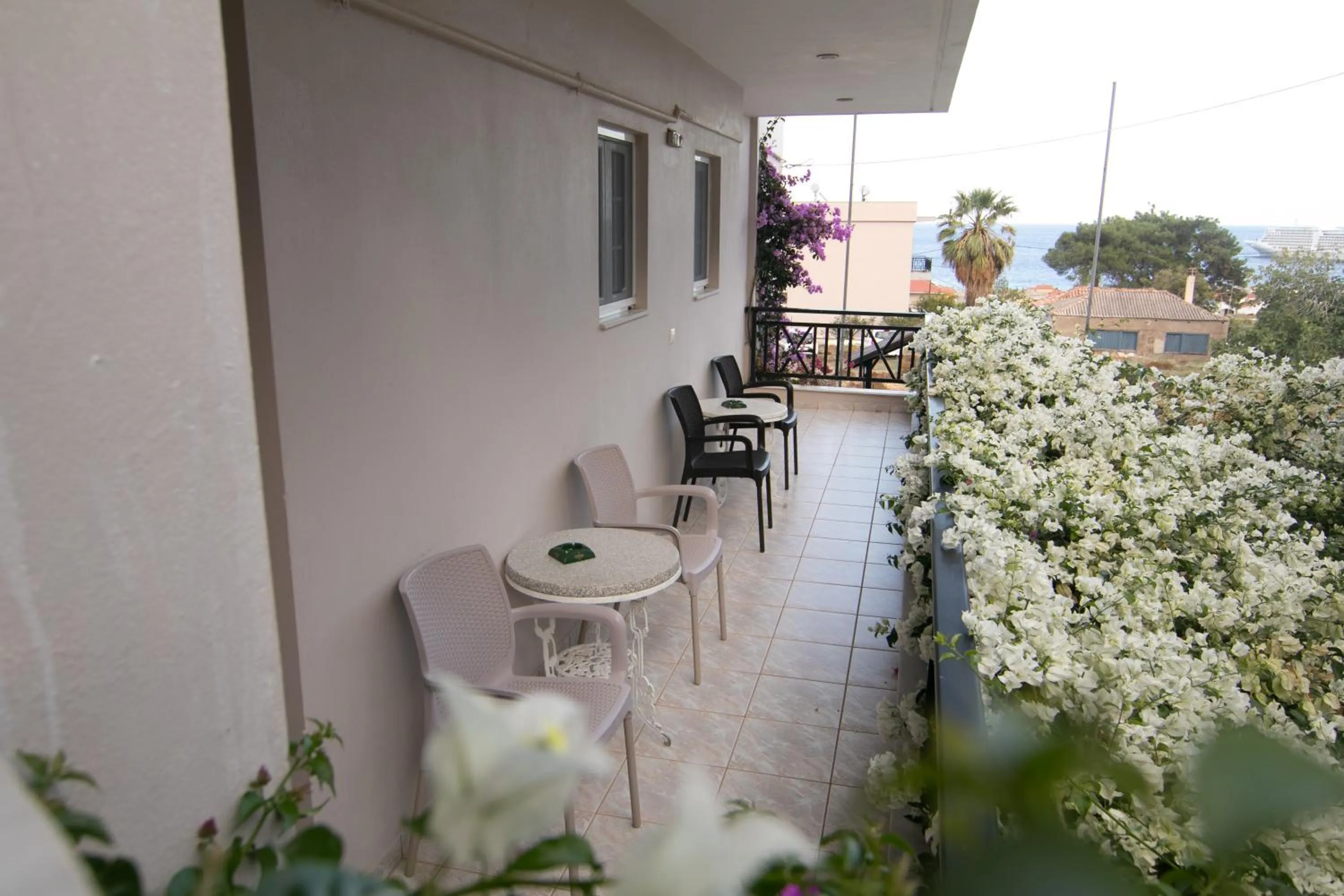 Malvasia Corner Studios - ex Romeo's House