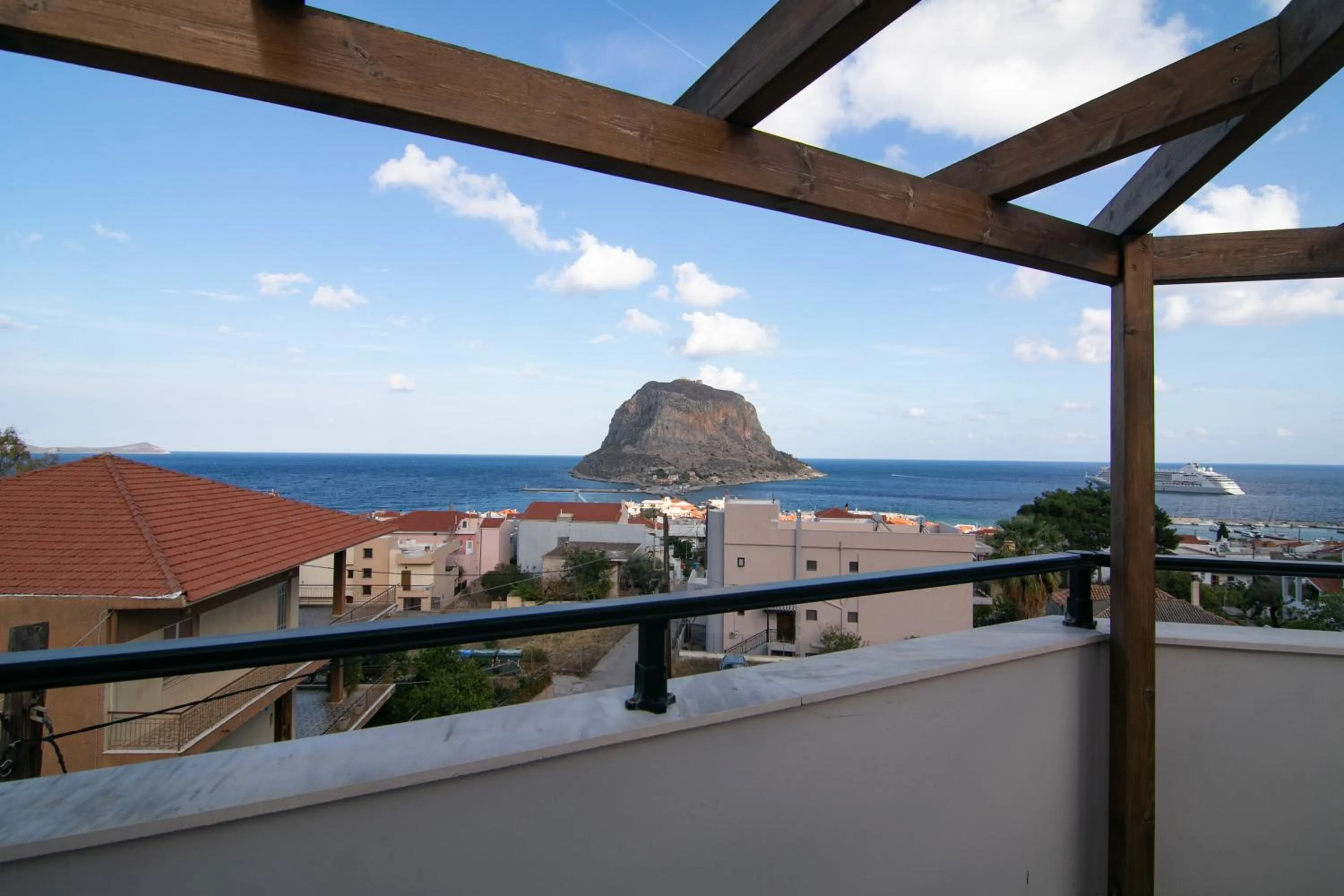 Malvasia Corner Studios - ex Romeo's House