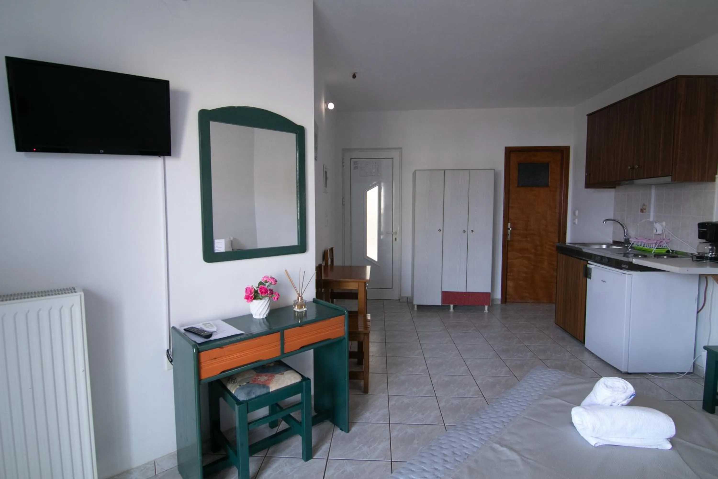 Malvasia Corner Studios - ex Romeo's House