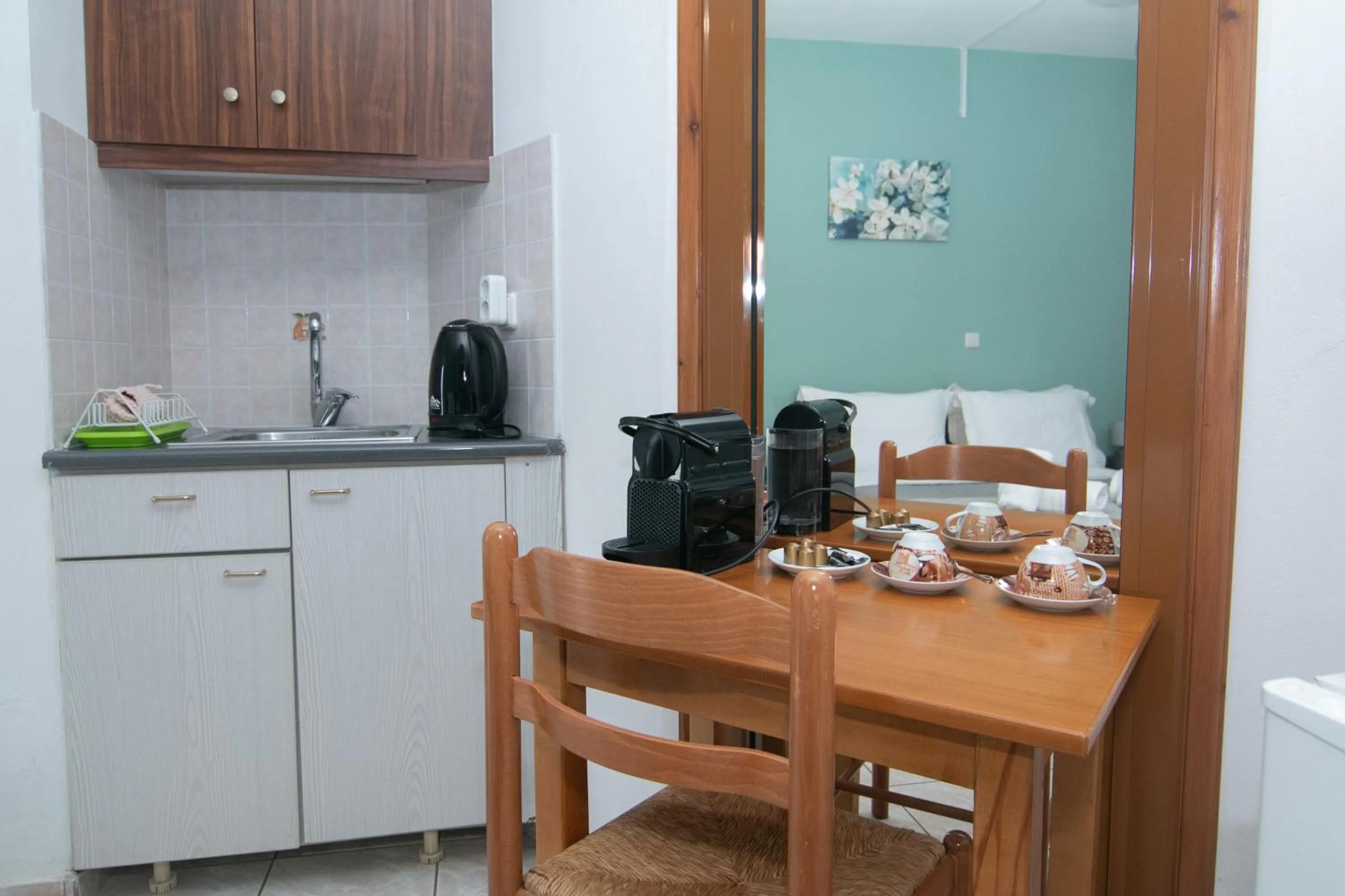 Malvasia Corner Studios - ex Romeo's House