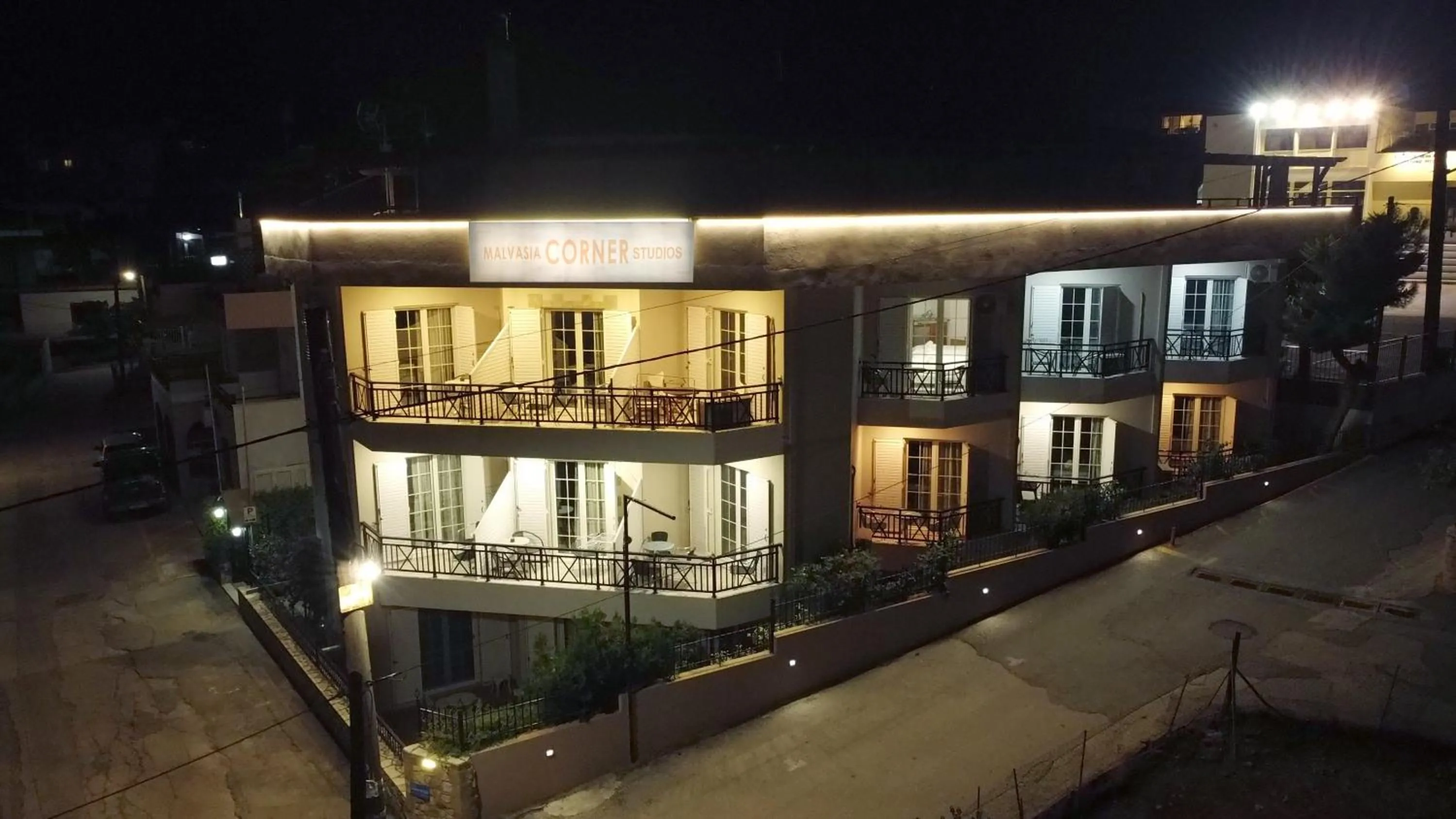 Malvasia Corner Studios - ex Romeo's House