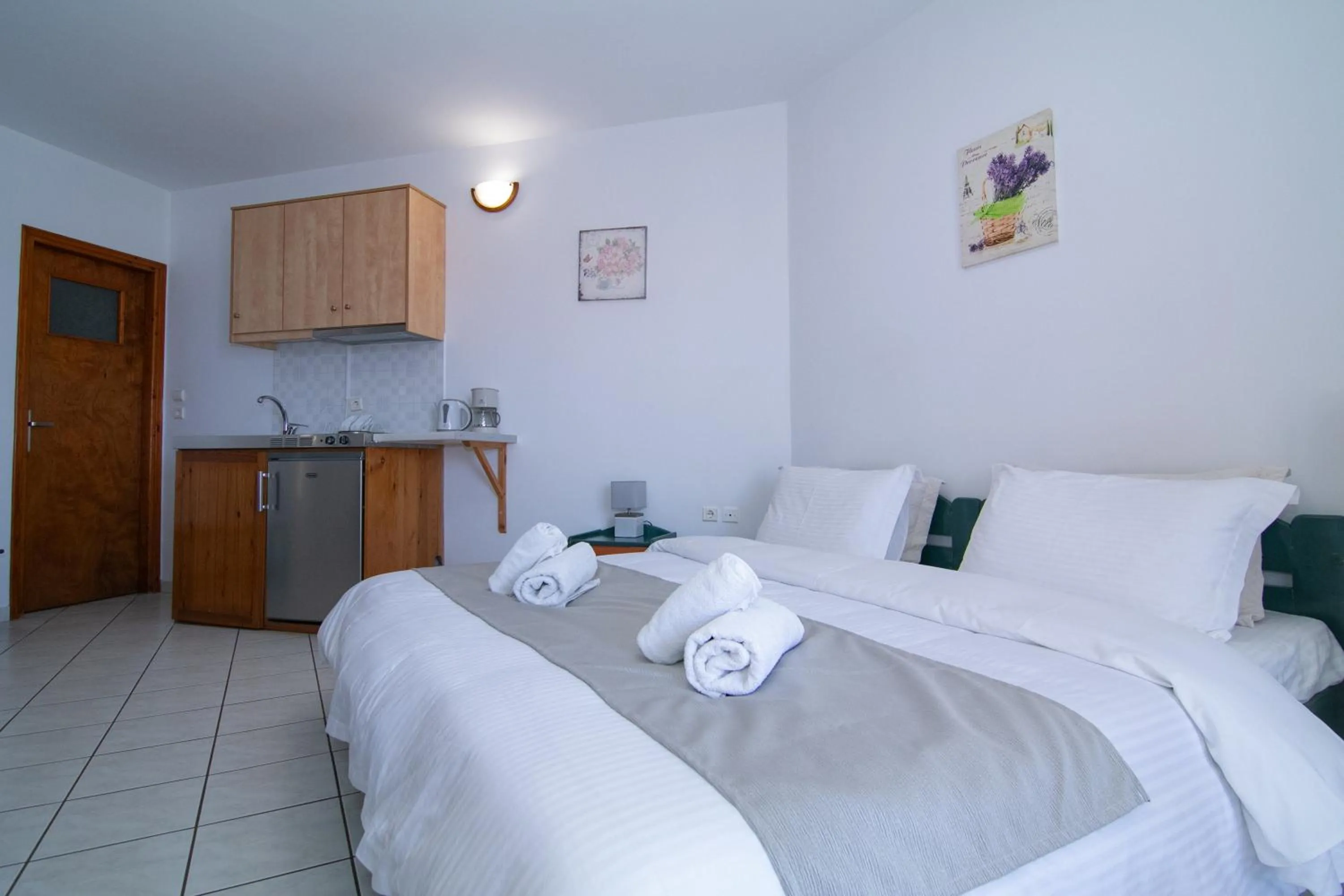 Bed in Malvasia Corner Studios - ex Romeo's House