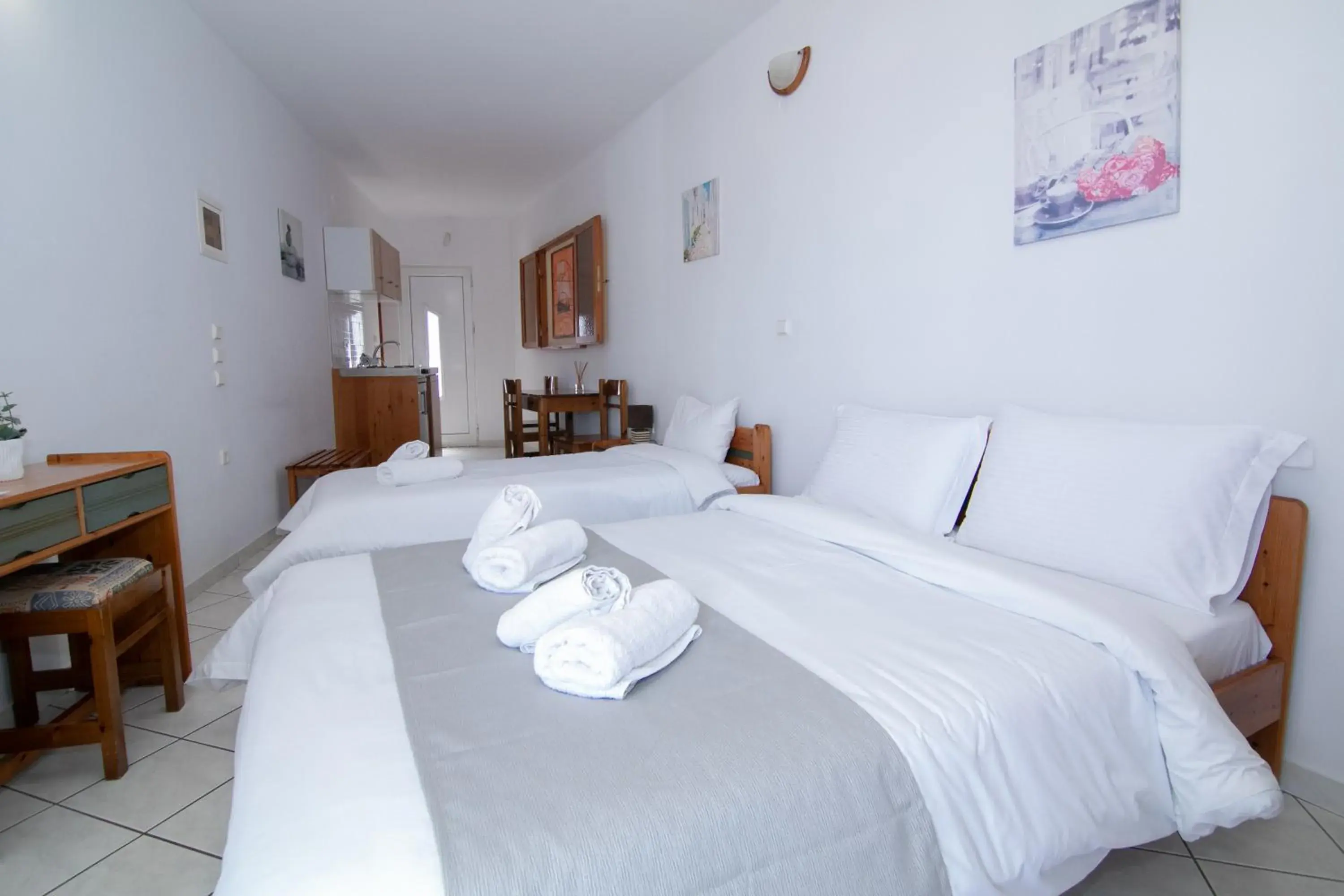 Standard Triple Studio in Malvasia Corner Studios - ex Romeo's House Standard Triple Studio in Malvasia Corner Studios - ex Romeo's House