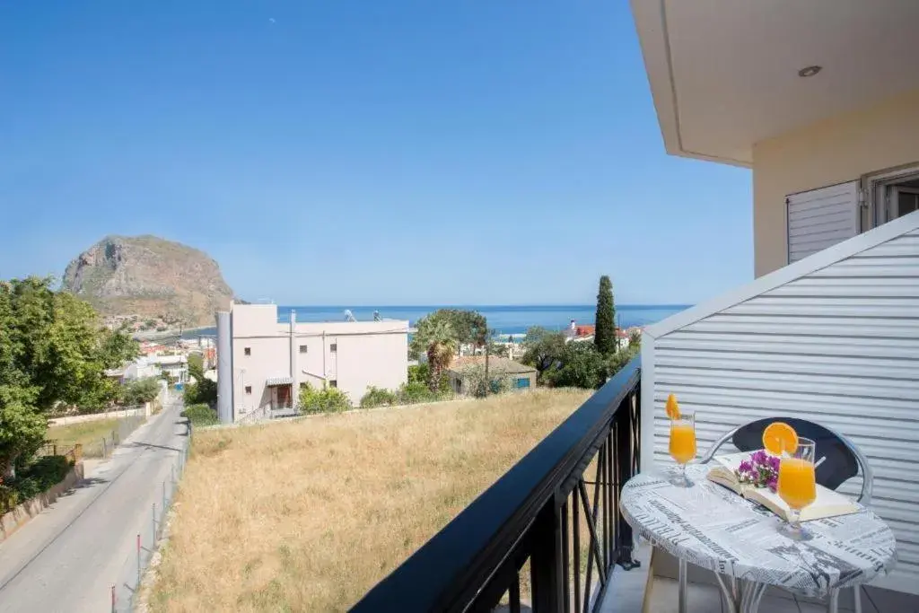 Superior Studio in Malvasia Corner Studios - ex Romeo's House Superior Studio in Malvasia Corner Studios - ex Romeo's House