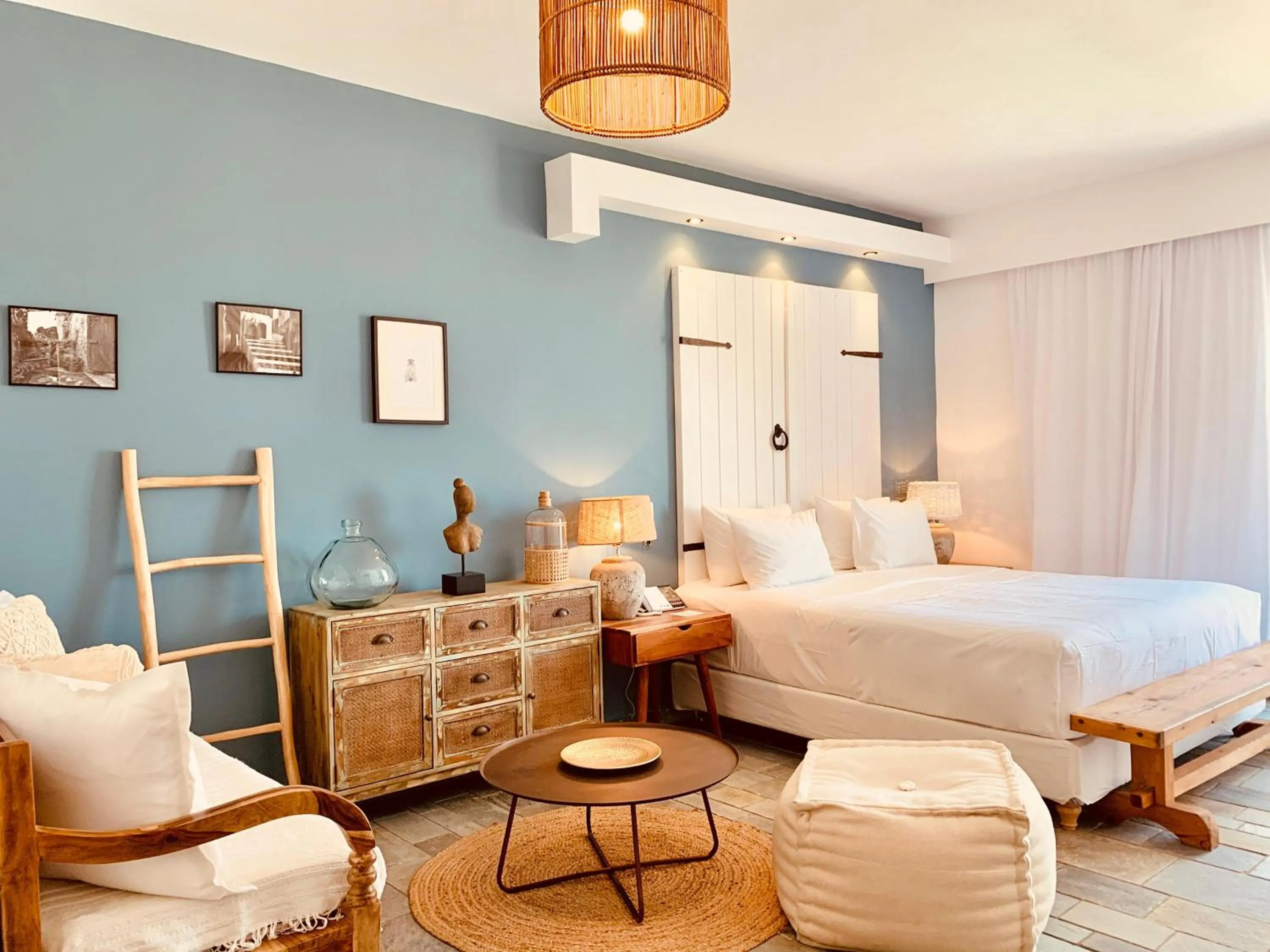 Photo of the whole room, Bed in Caesars Gardens Hotel & Spa - Adults Only