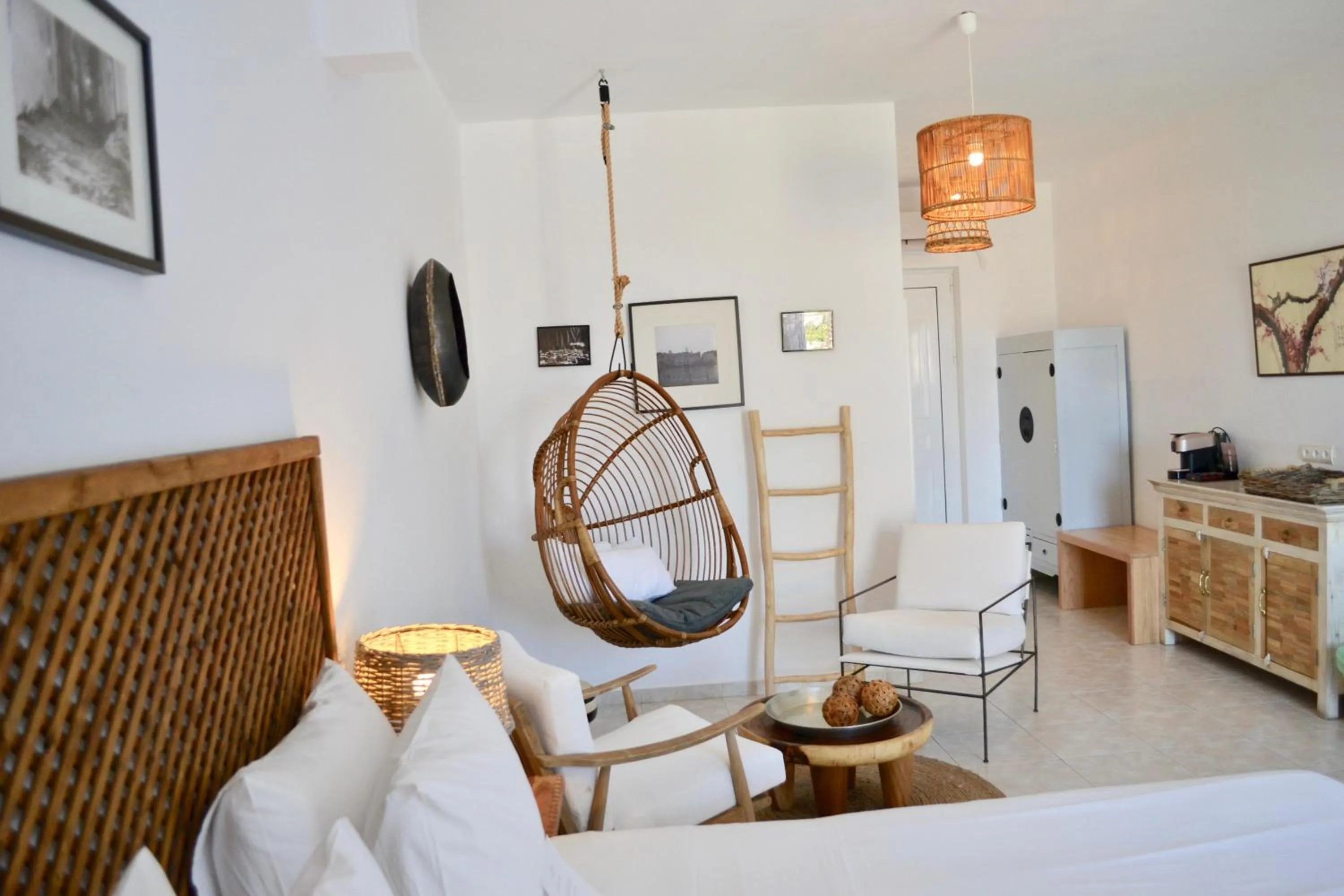 Photo of the whole room, Bed in Caesars Gardens Hotel & Spa - Adults Only