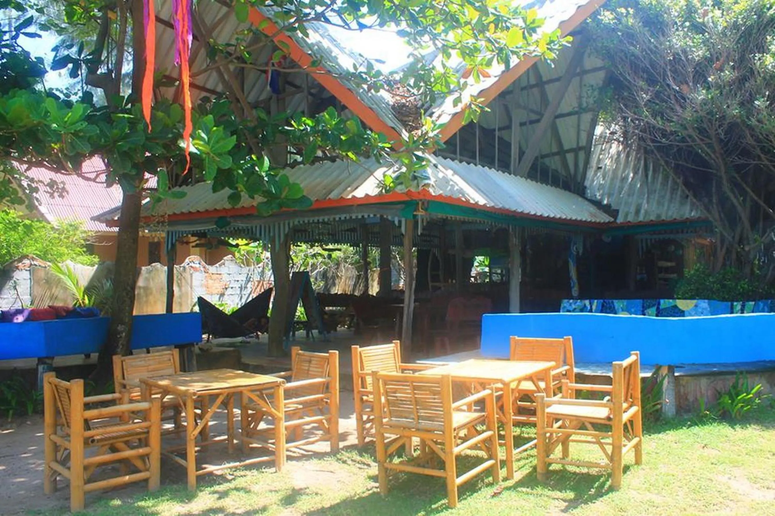 Restaurant/places to eat in Sanctuary Lanta