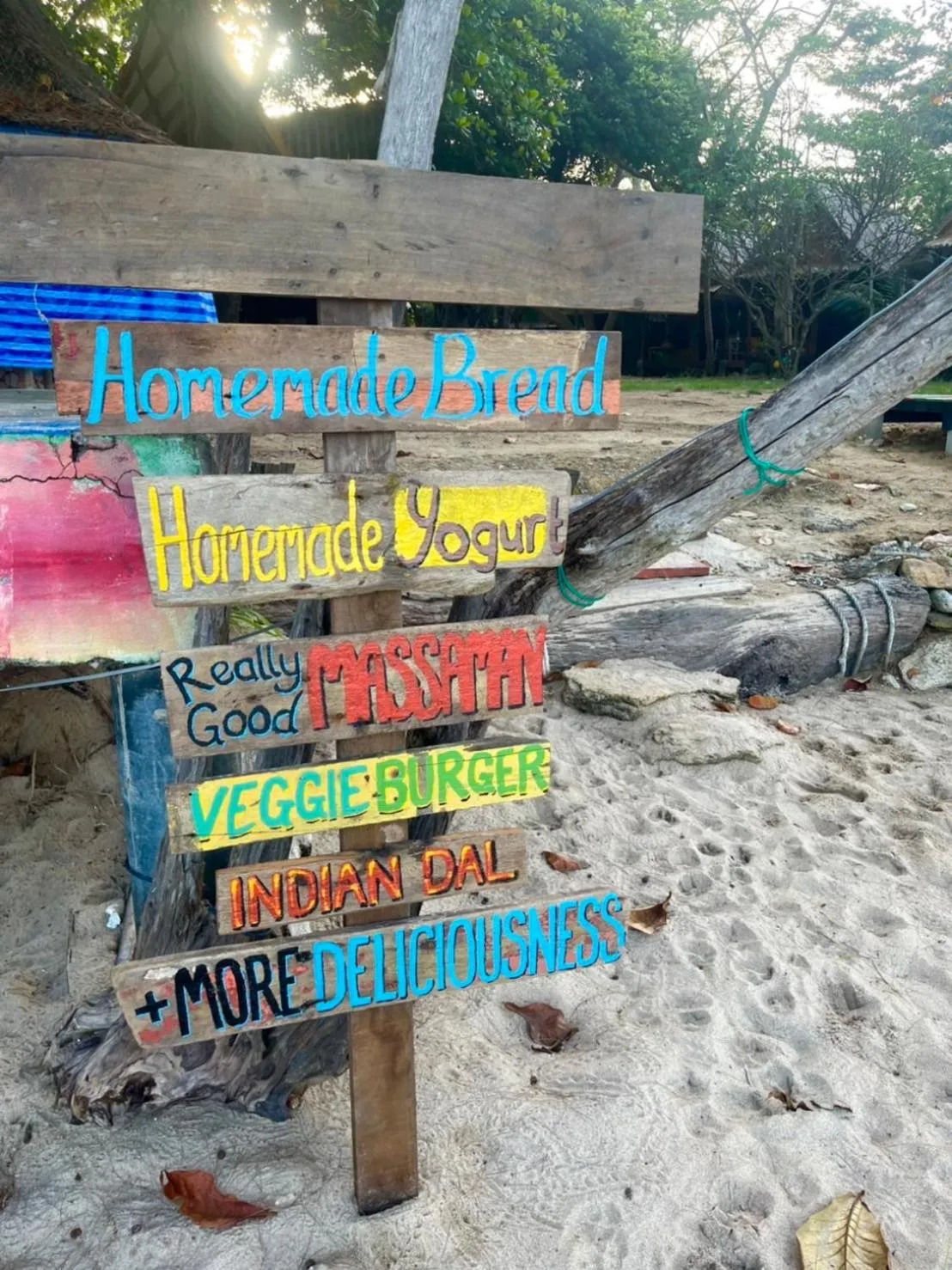 Restaurant/places to eat in Sanctuary Lanta