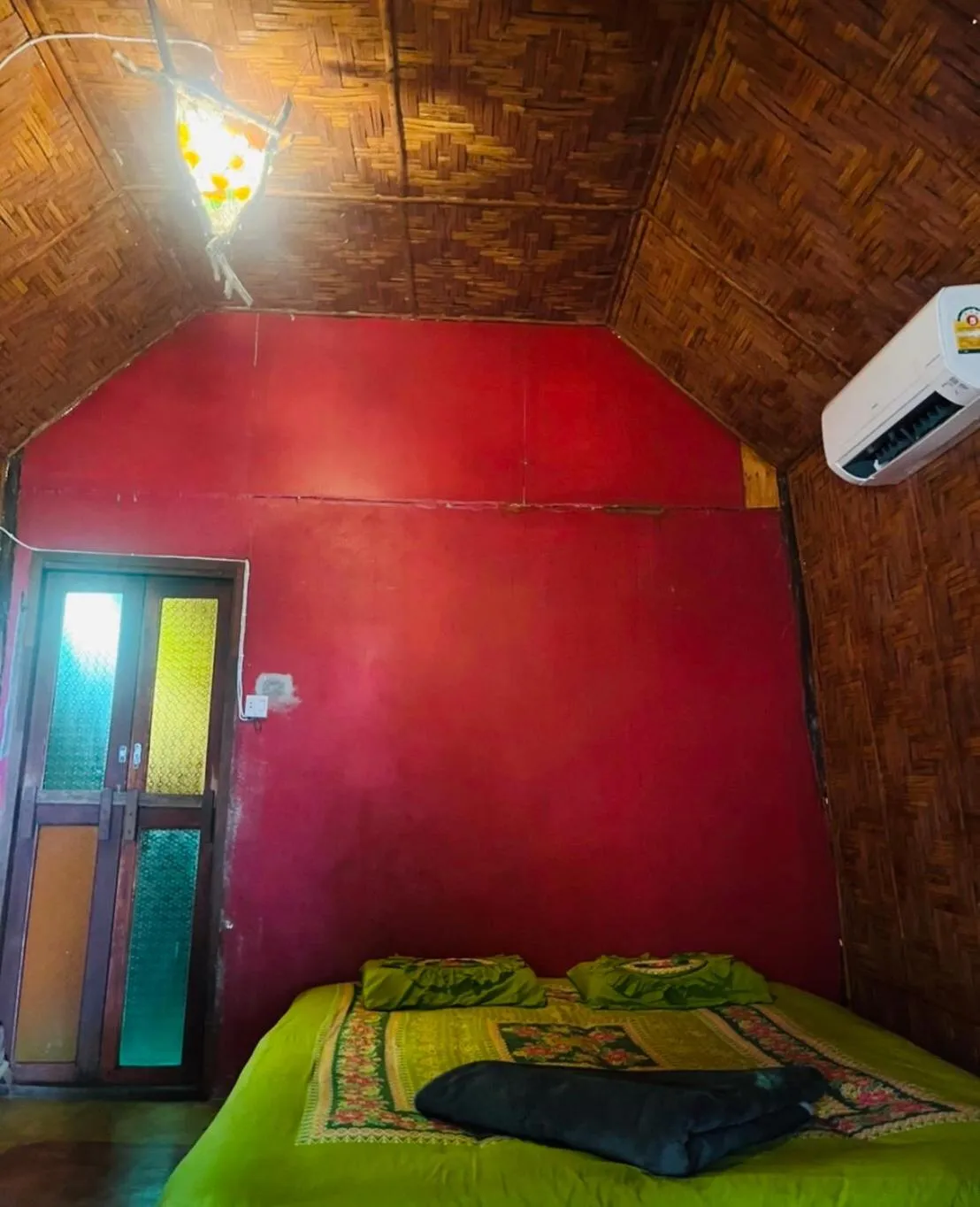 Photo of the whole room, Bed in Sanctuary Lanta