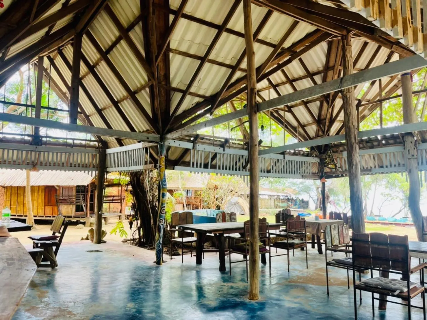 Restaurant/places to eat in Sanctuary Lanta