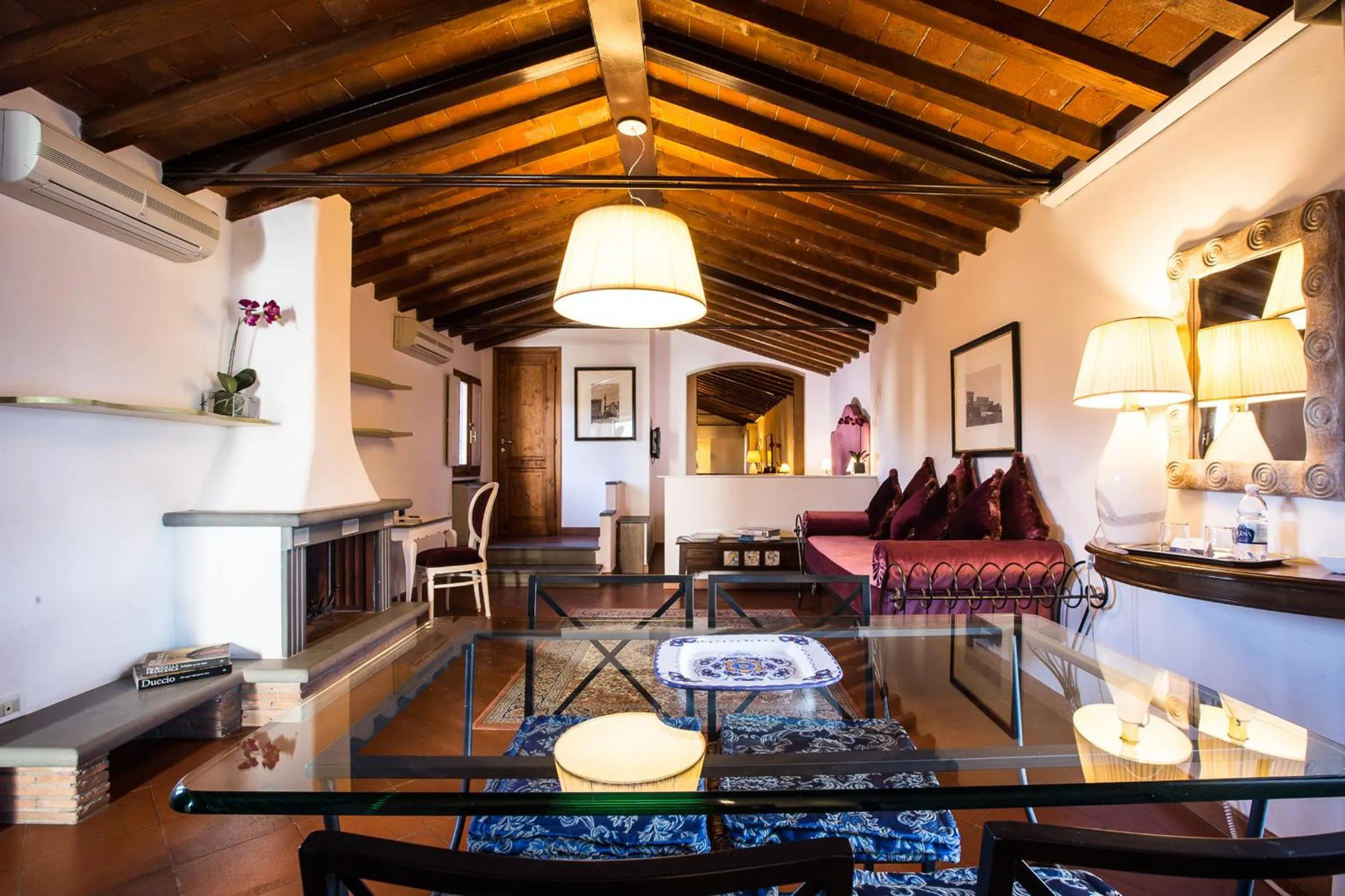 Photo of the whole room in Hotel Burchianti