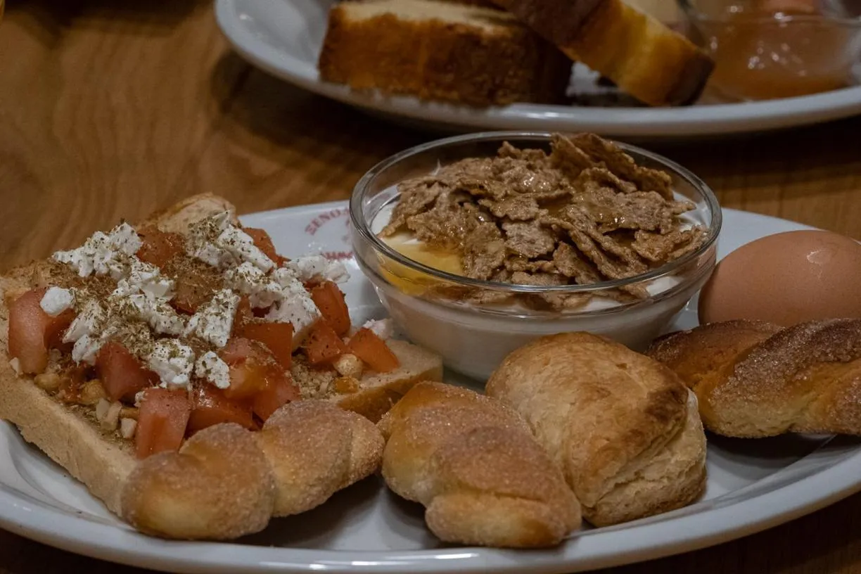 Food and drinks in Democritus