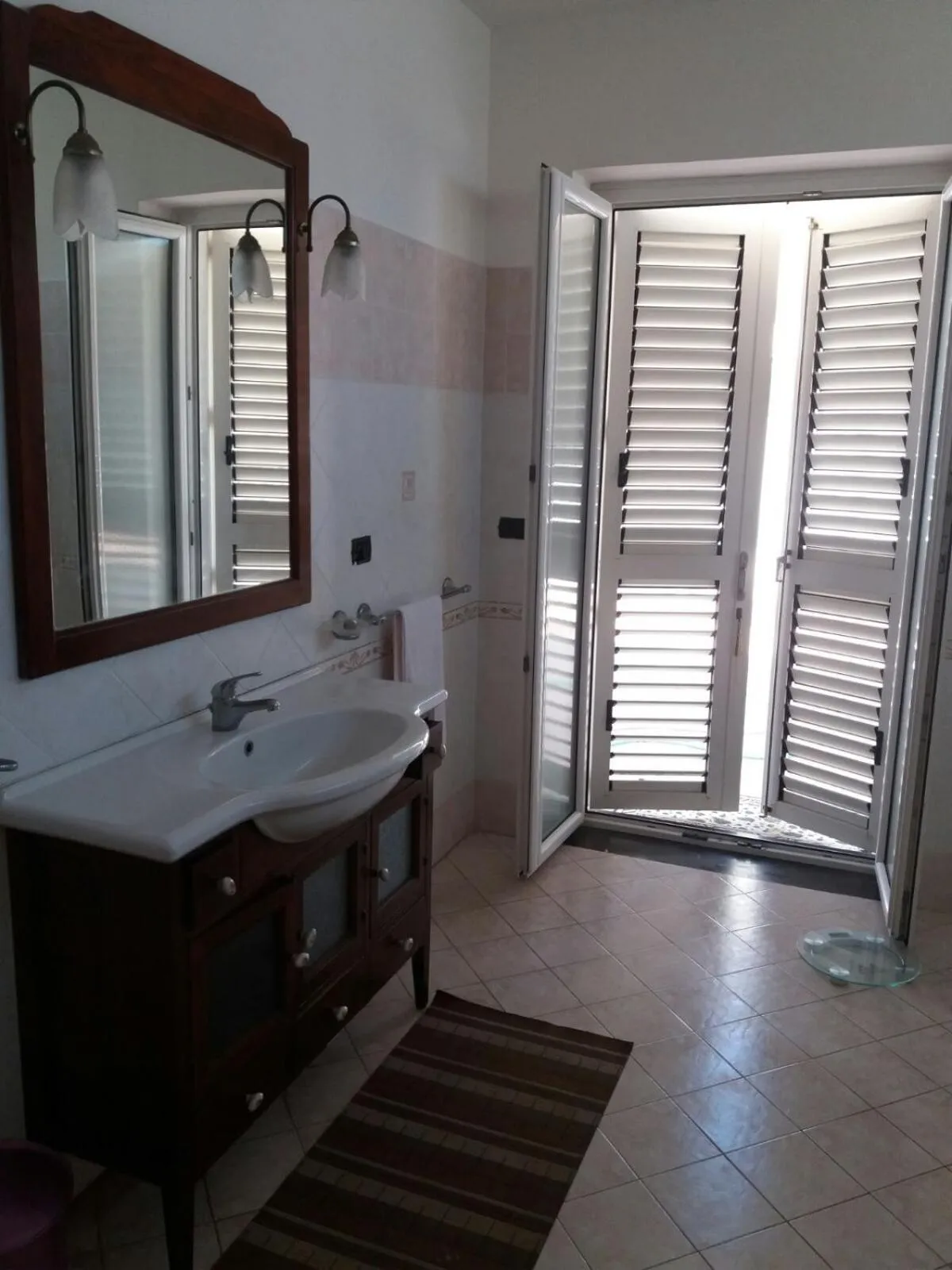 Bathroom in villa lucia