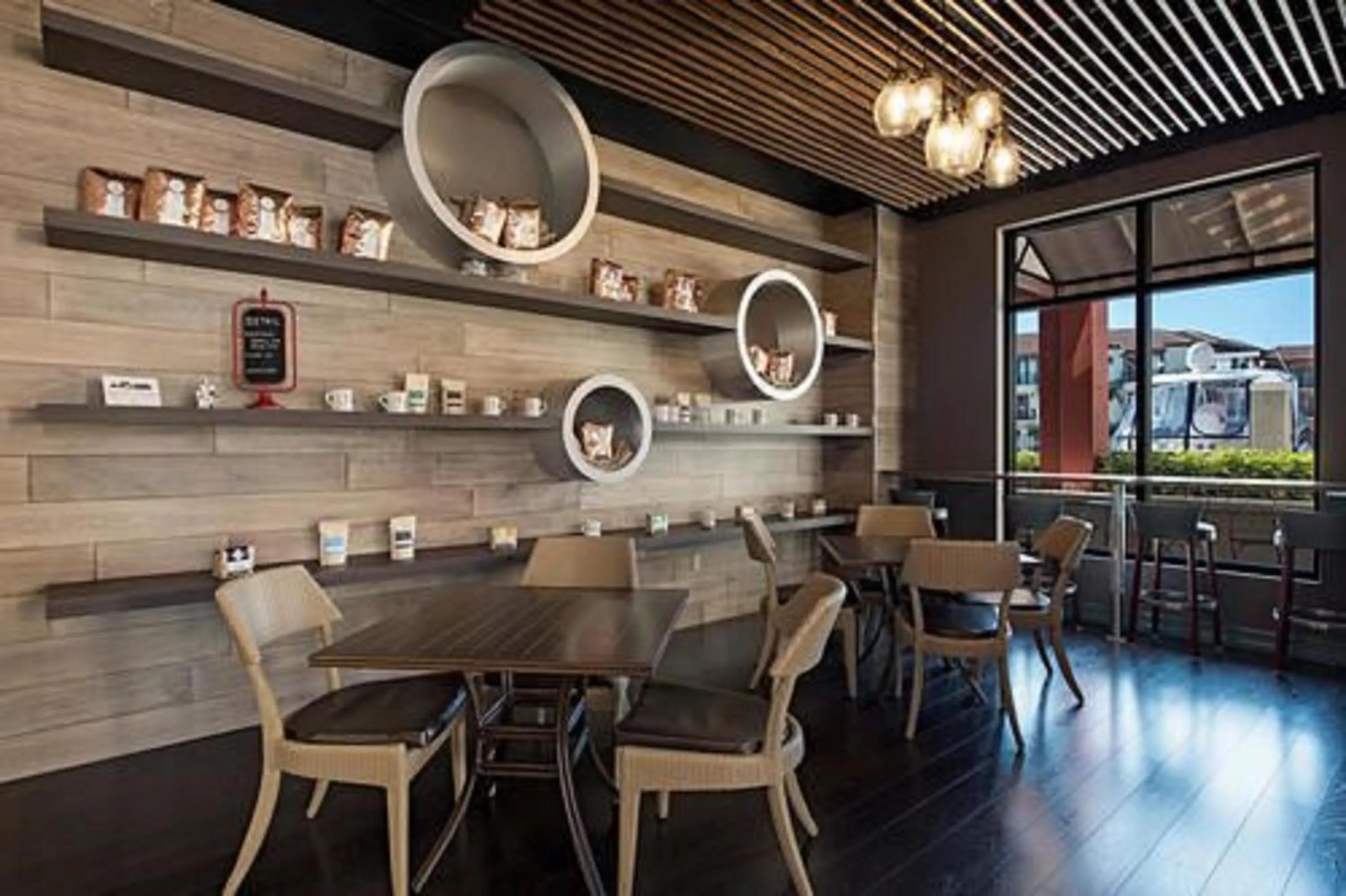 Food and drinks in Naples Bay Resort and Marina