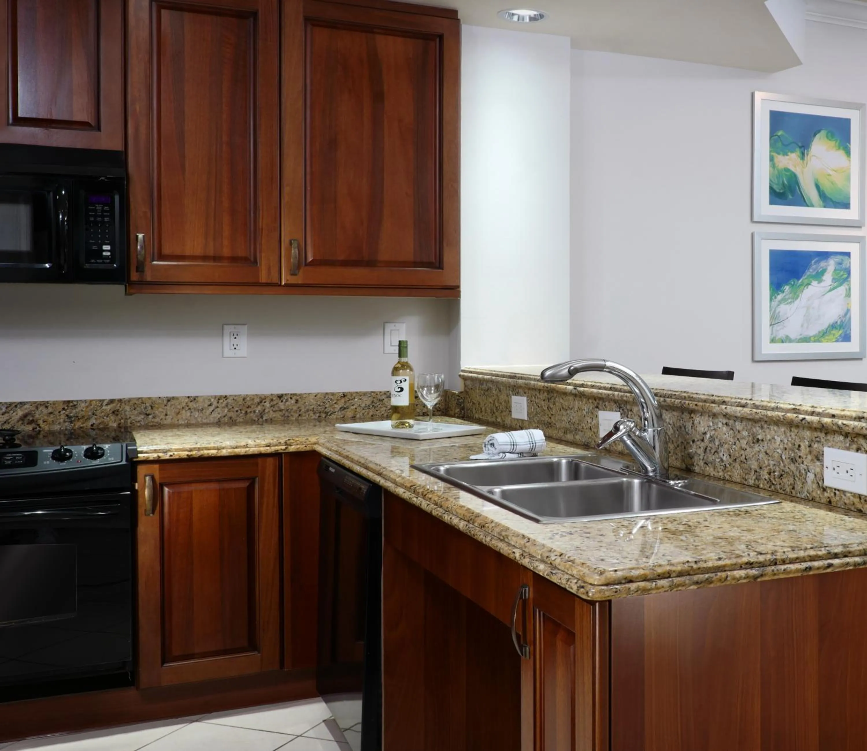 Kitchen or kitchenette in Naples Bay Resort and Marina