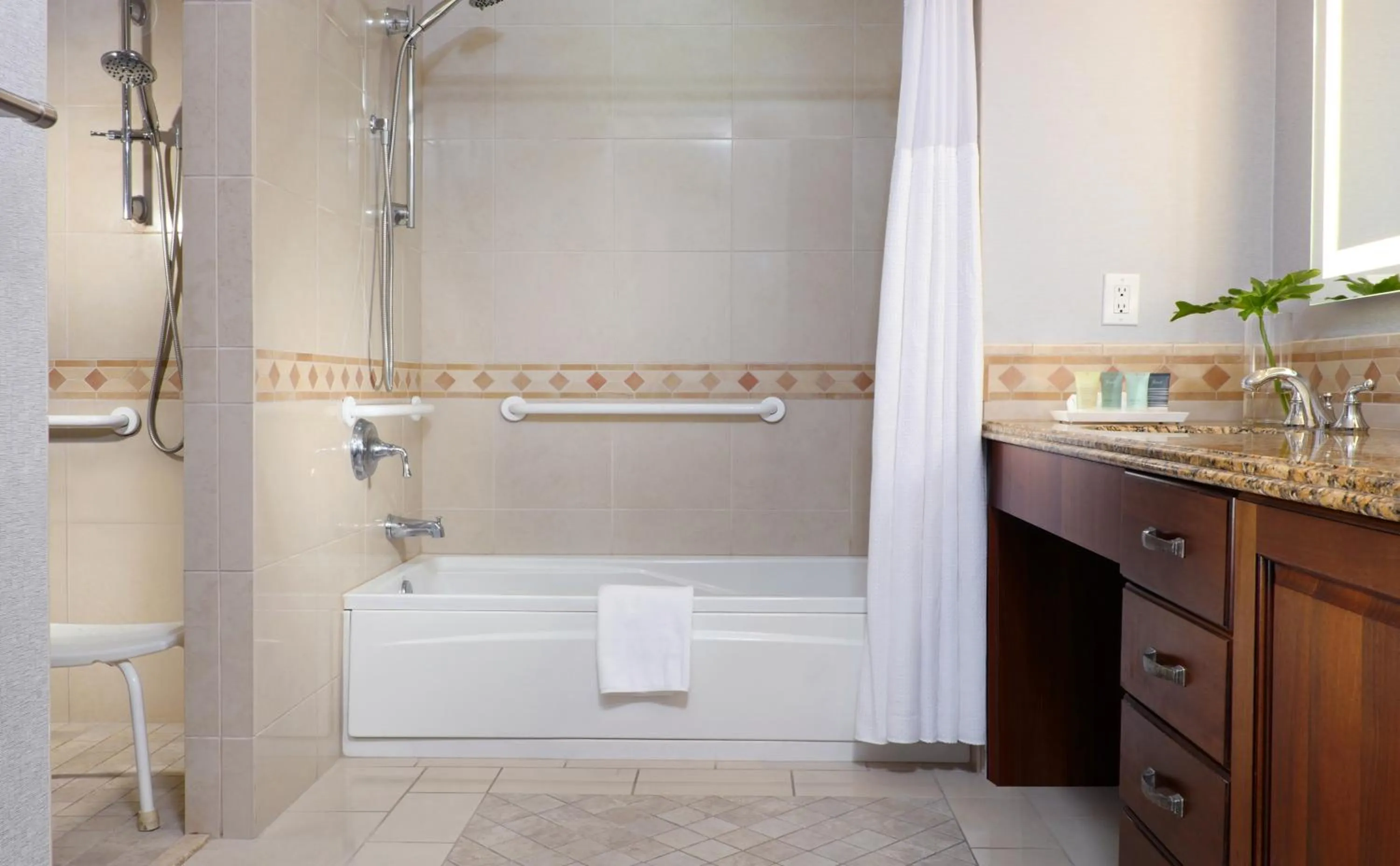 Shower in Naples Bay Resort and Marina