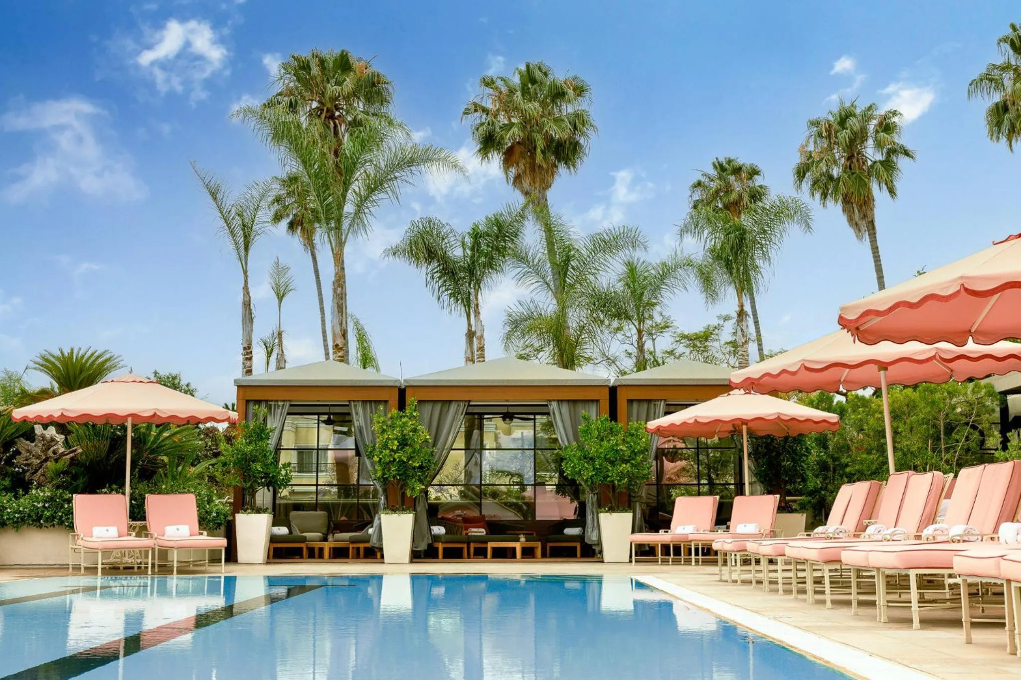 Swimming pool in Four Seasons Hotel Los Angeles at Beverly Hills