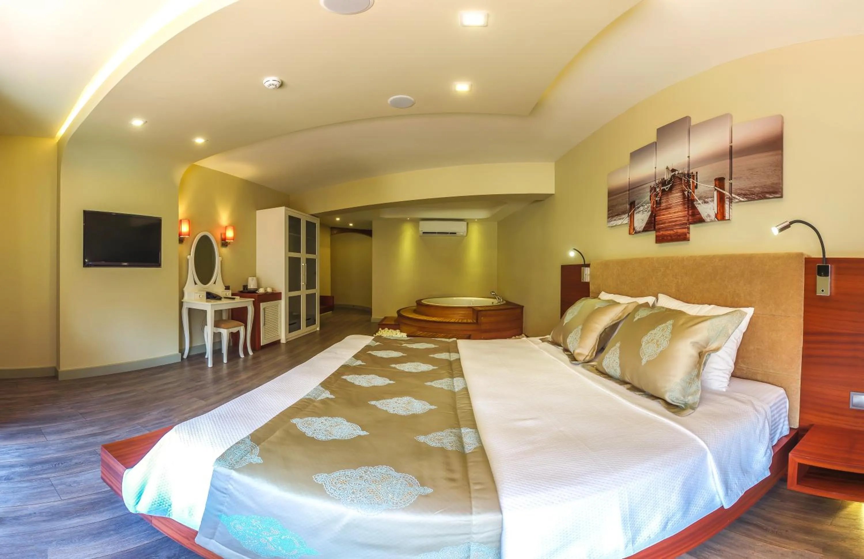 Bed in Göcek Centre Hotel