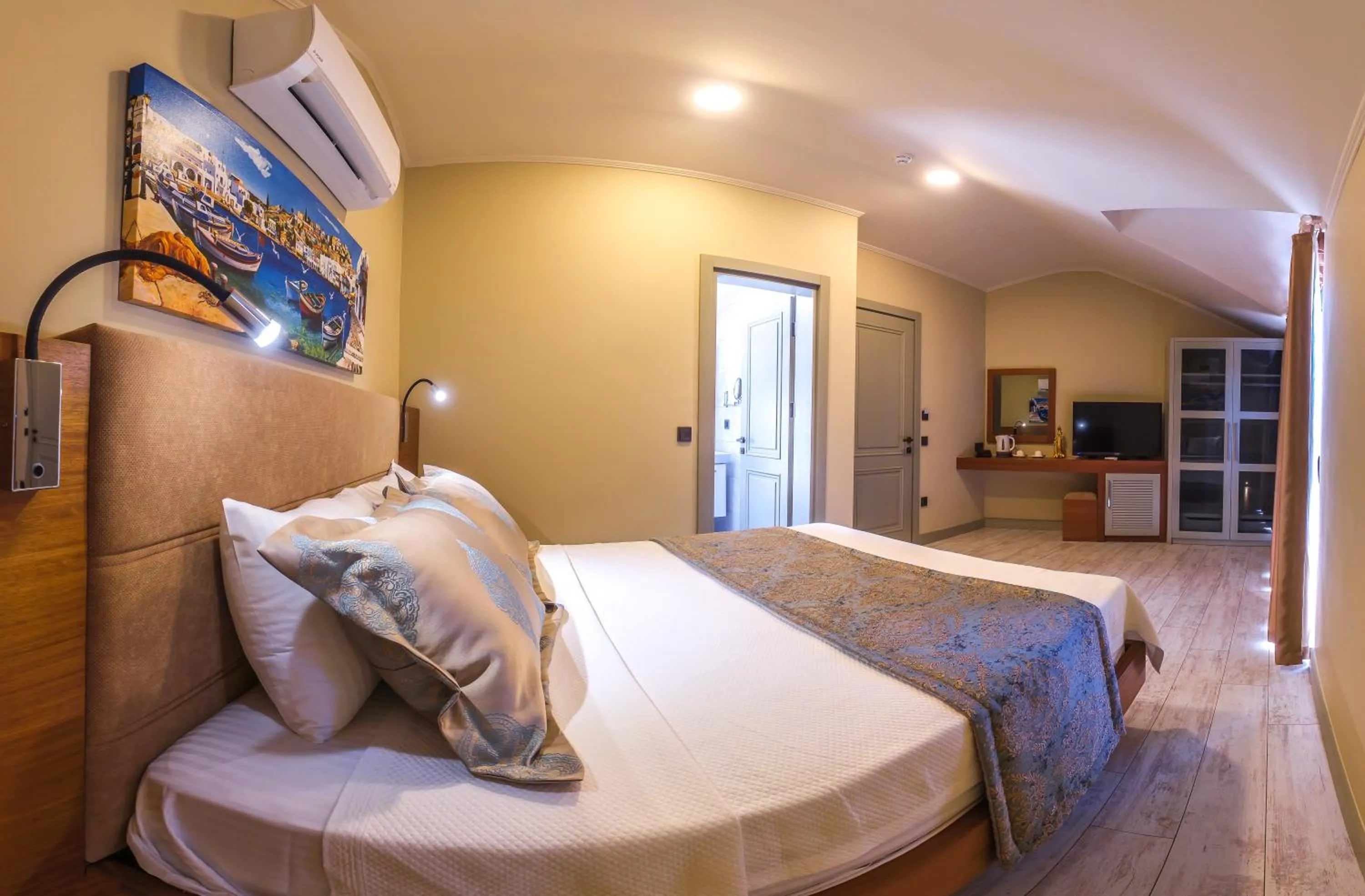 Bed in Göcek Centre Hotel