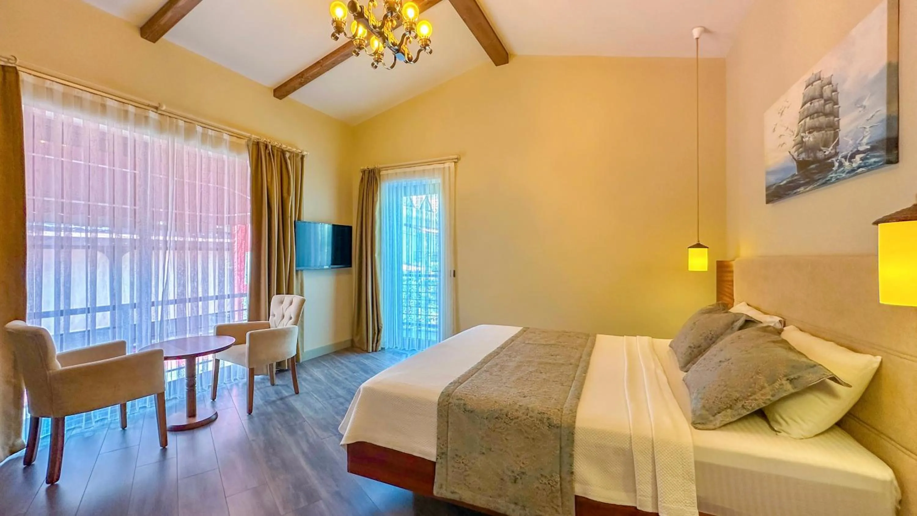 Bed in Göcek Centre Hotel